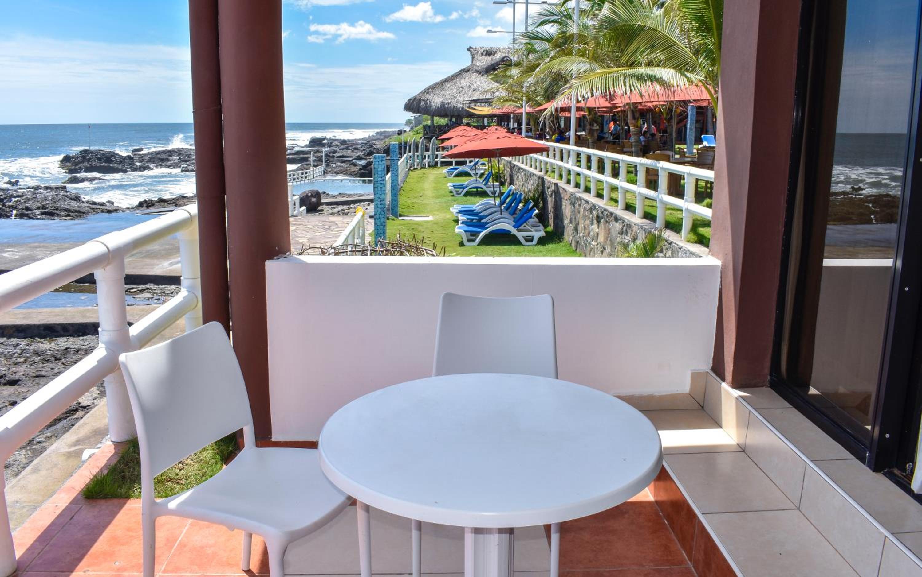 Family Room with Sea View photo 3