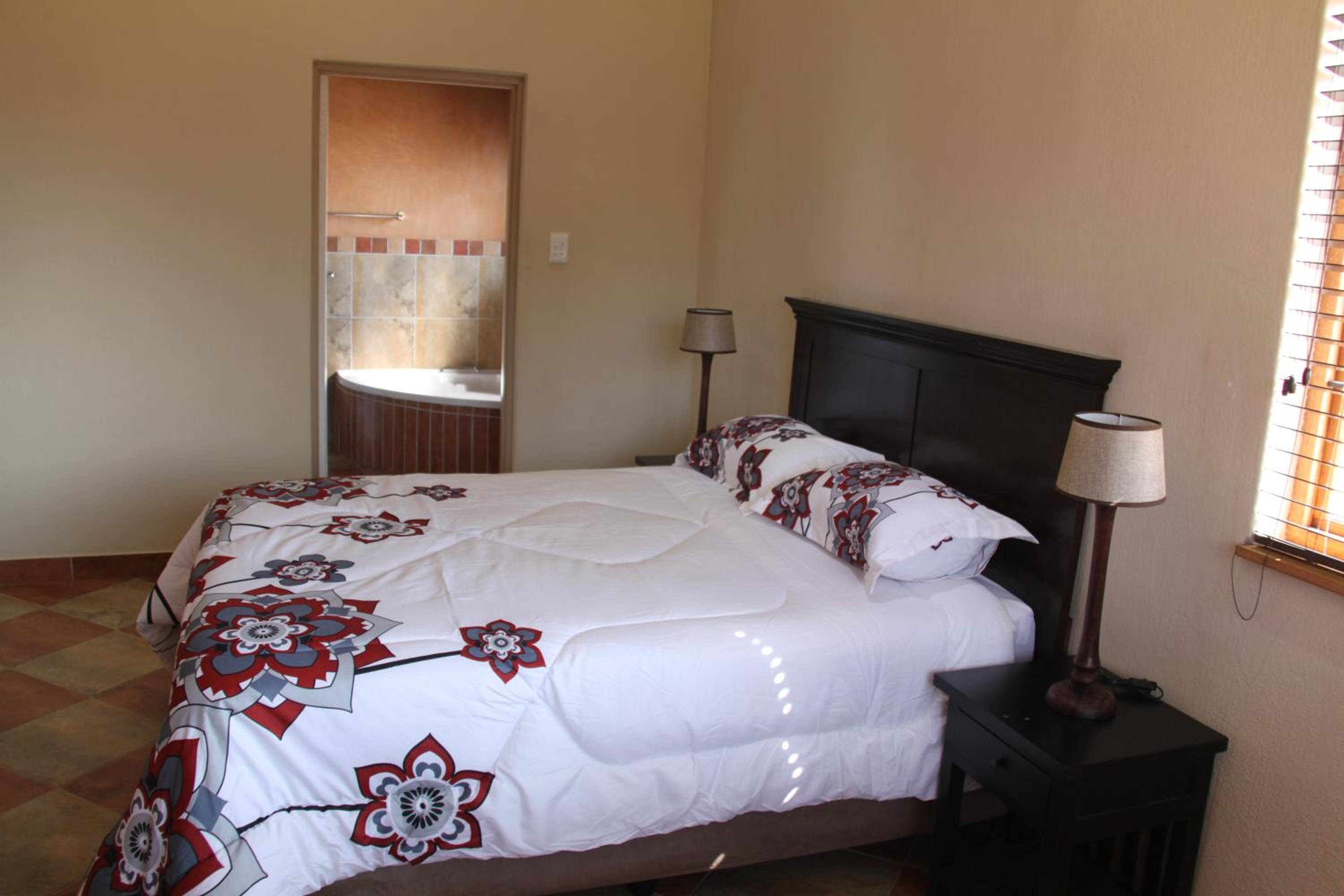 Three-Bedroom Apartment - Photo 28