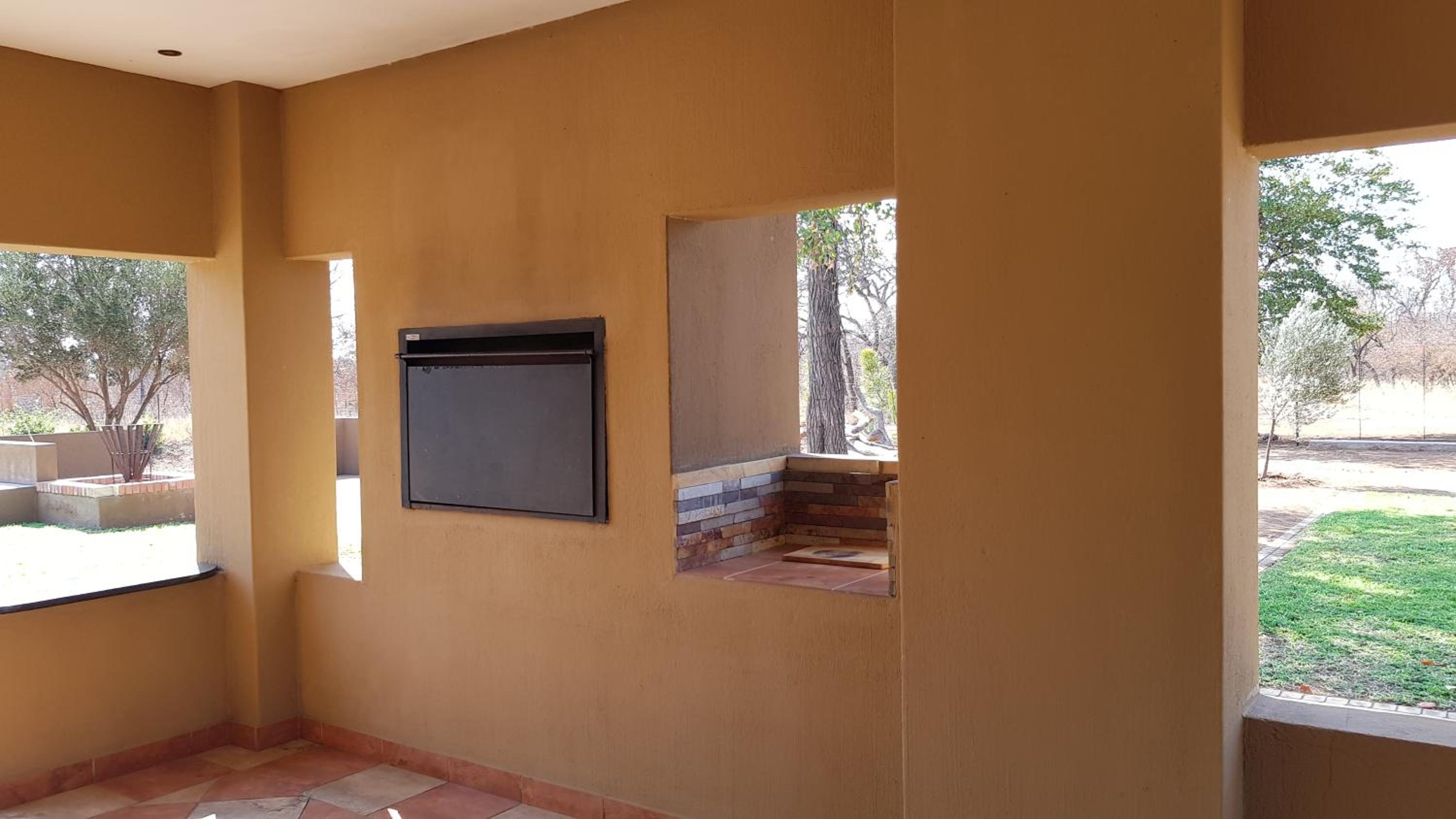 Three-Bedroom Apartment - Photo 34