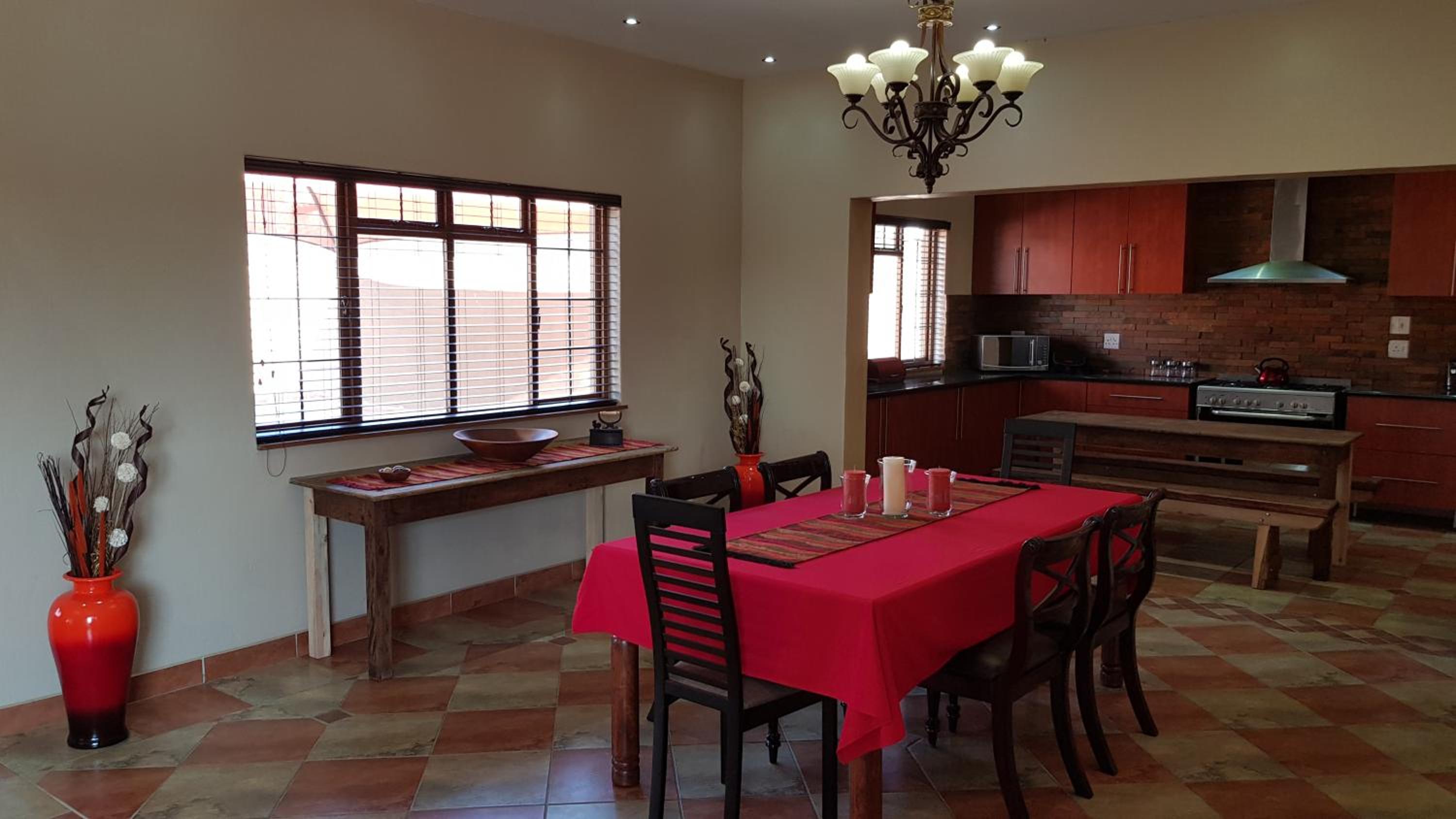 Three-Bedroom Apartment - Photo 9
