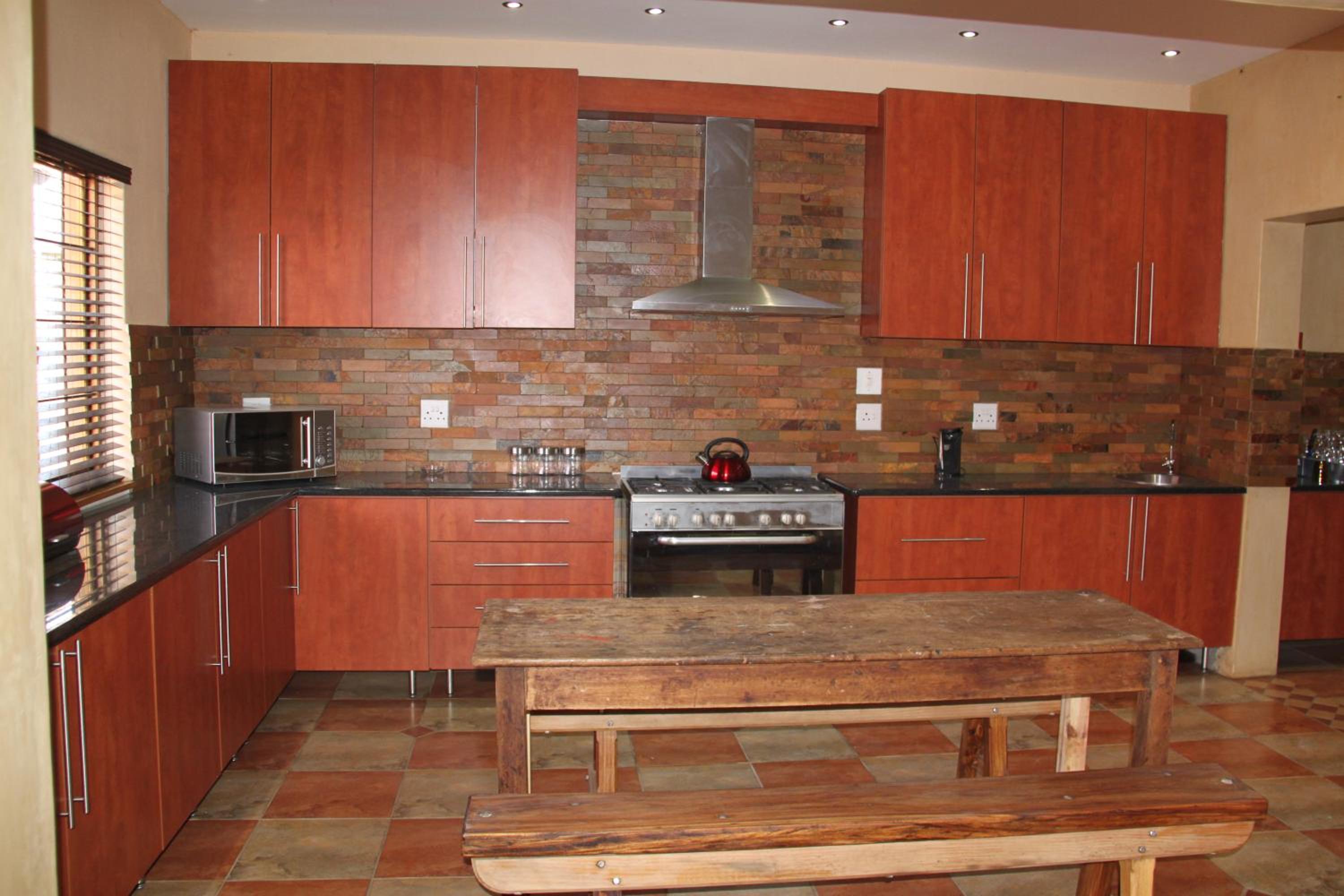 Three-Bedroom Apartment - Photo 38