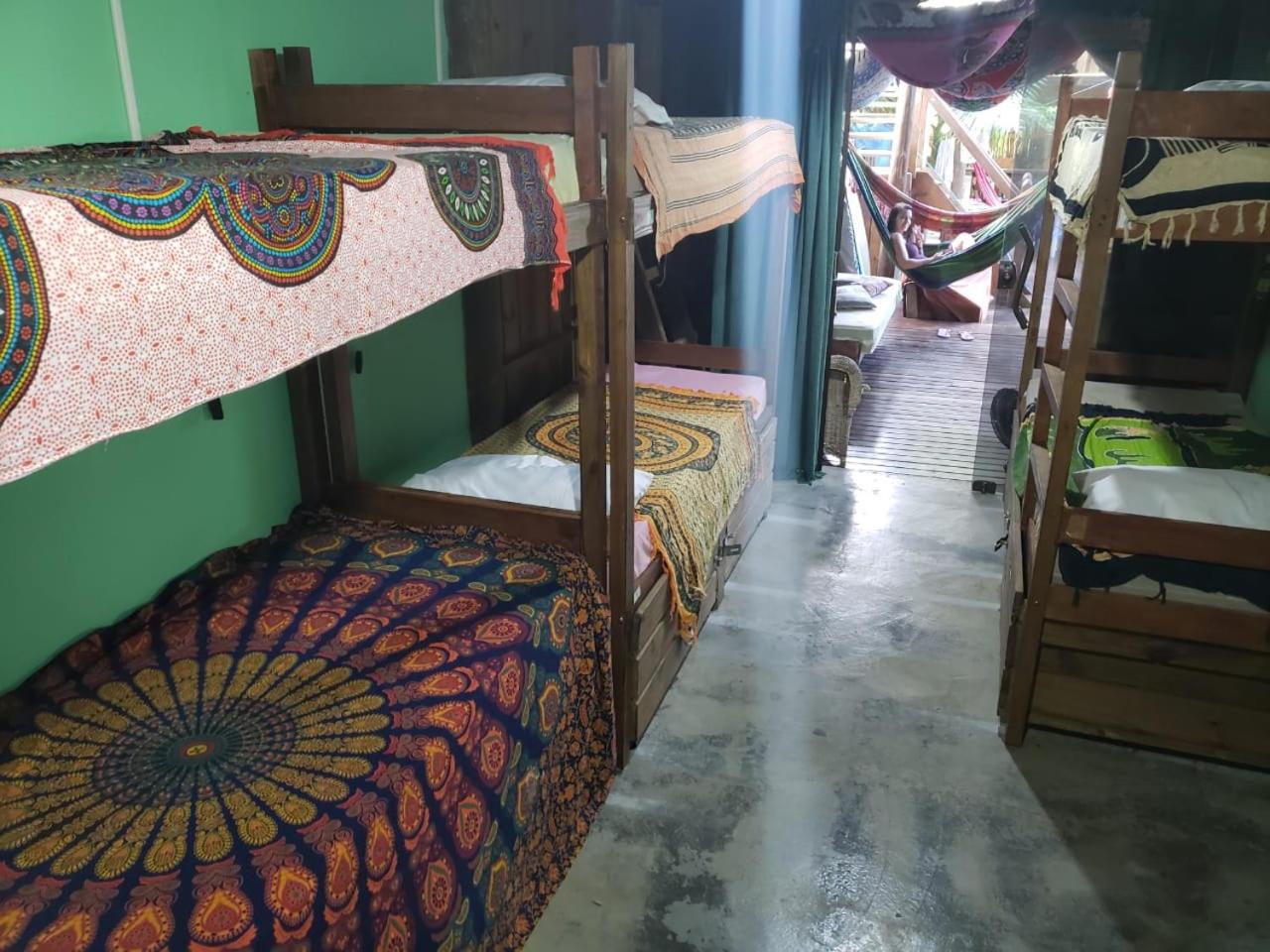 Bed in 8-Bed Mixed Dormitory Room photo 1