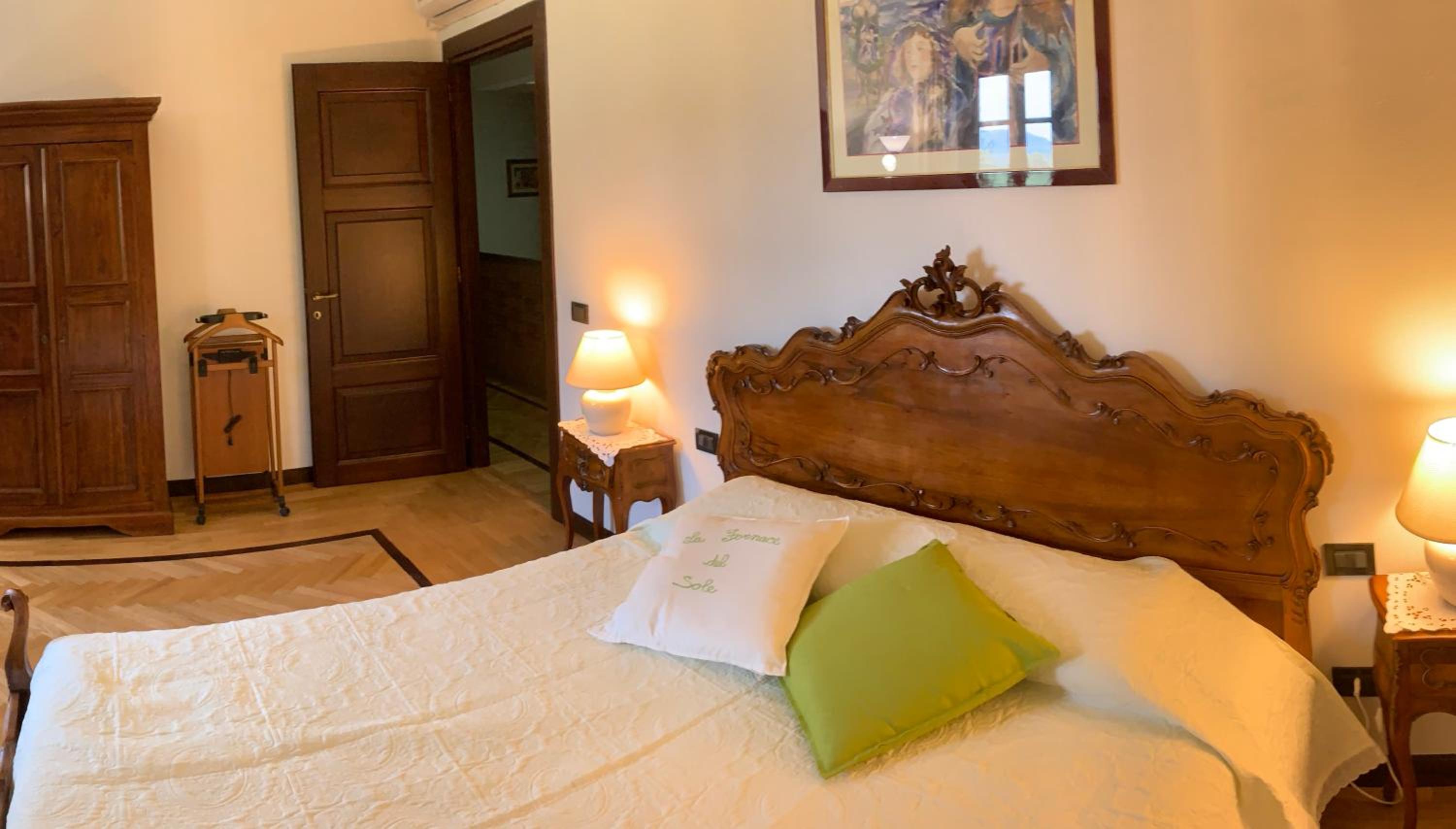Double Room with Spa Bath - Photo 5