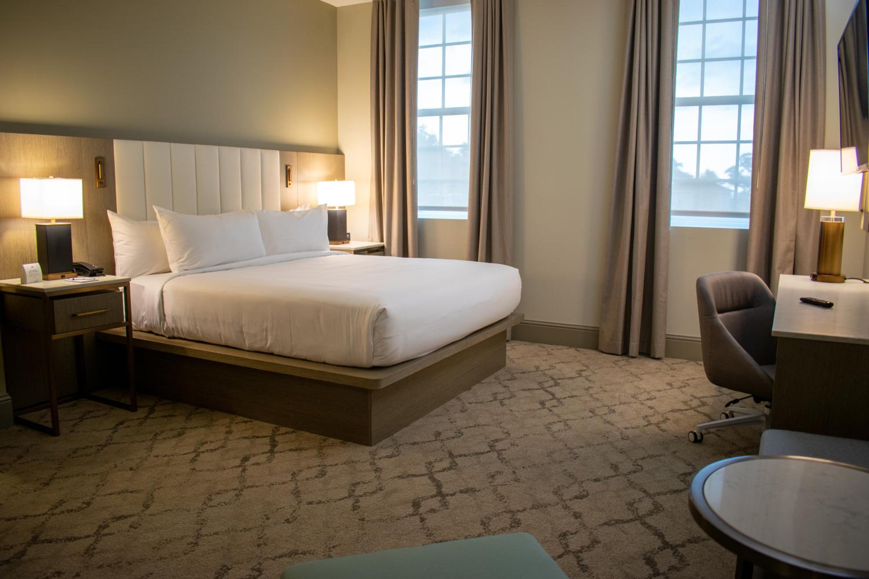 Deluxe King Grand Centennial Hearing Accessible