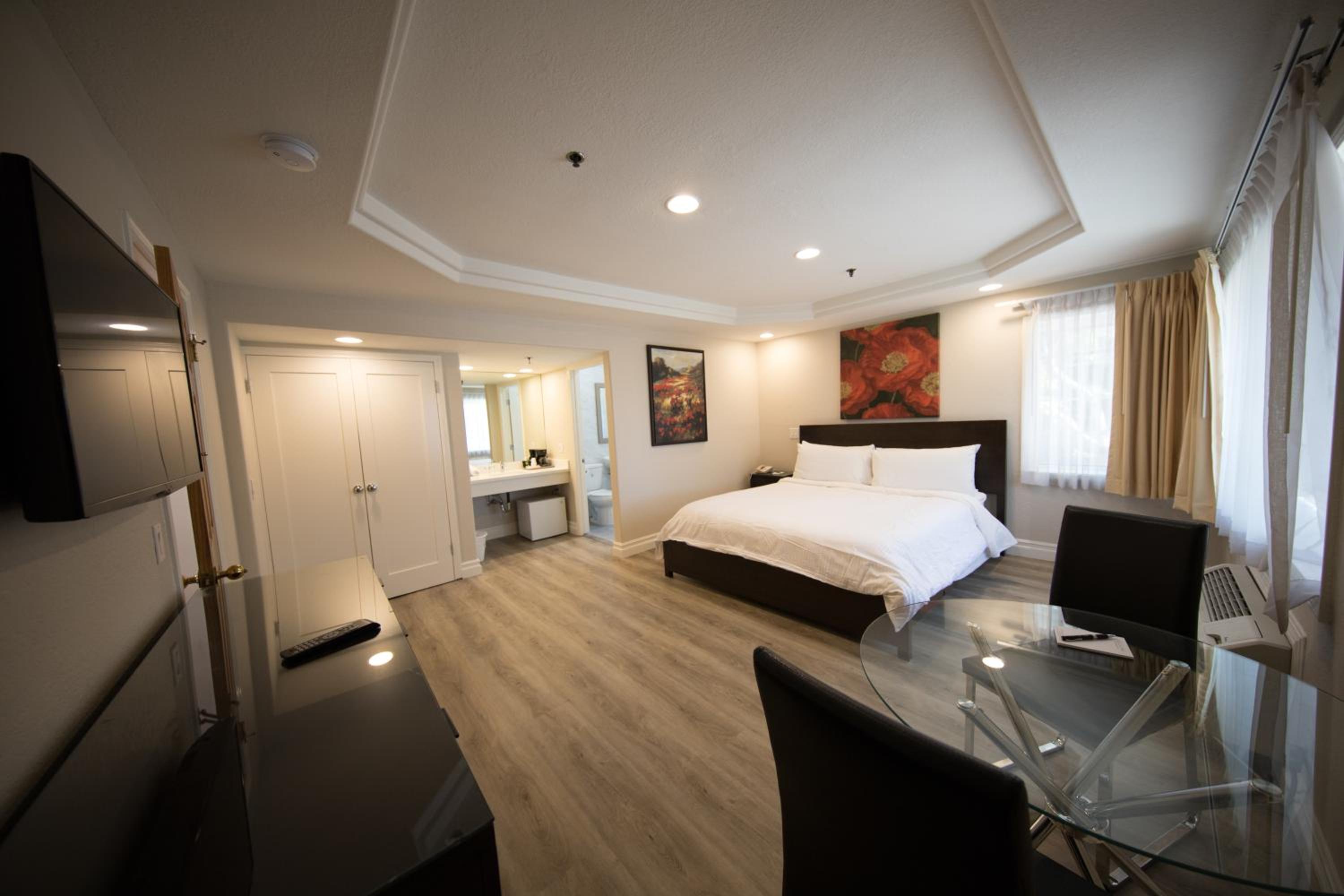 Queen Room