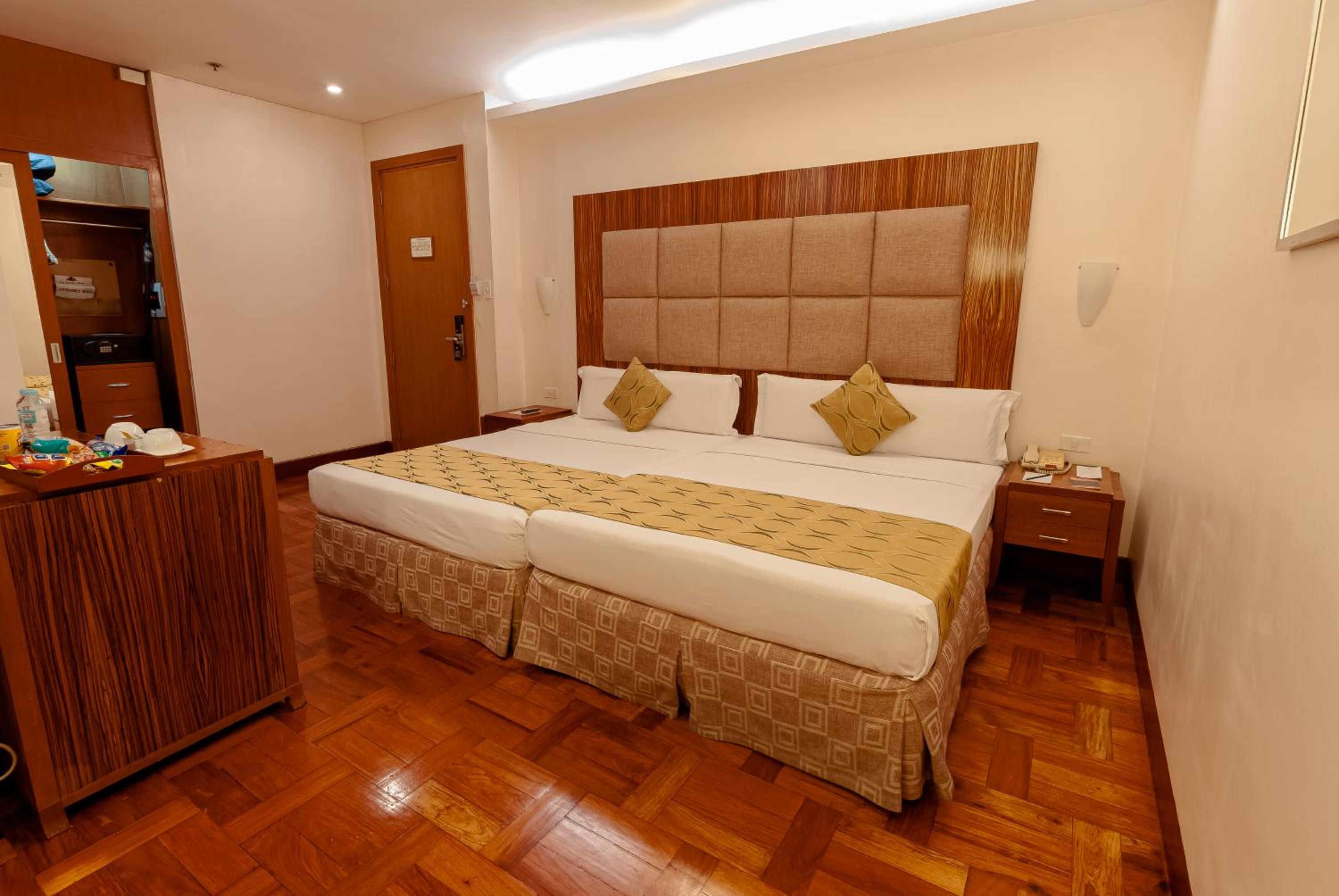 Deluxe Twin Room - Photo 11