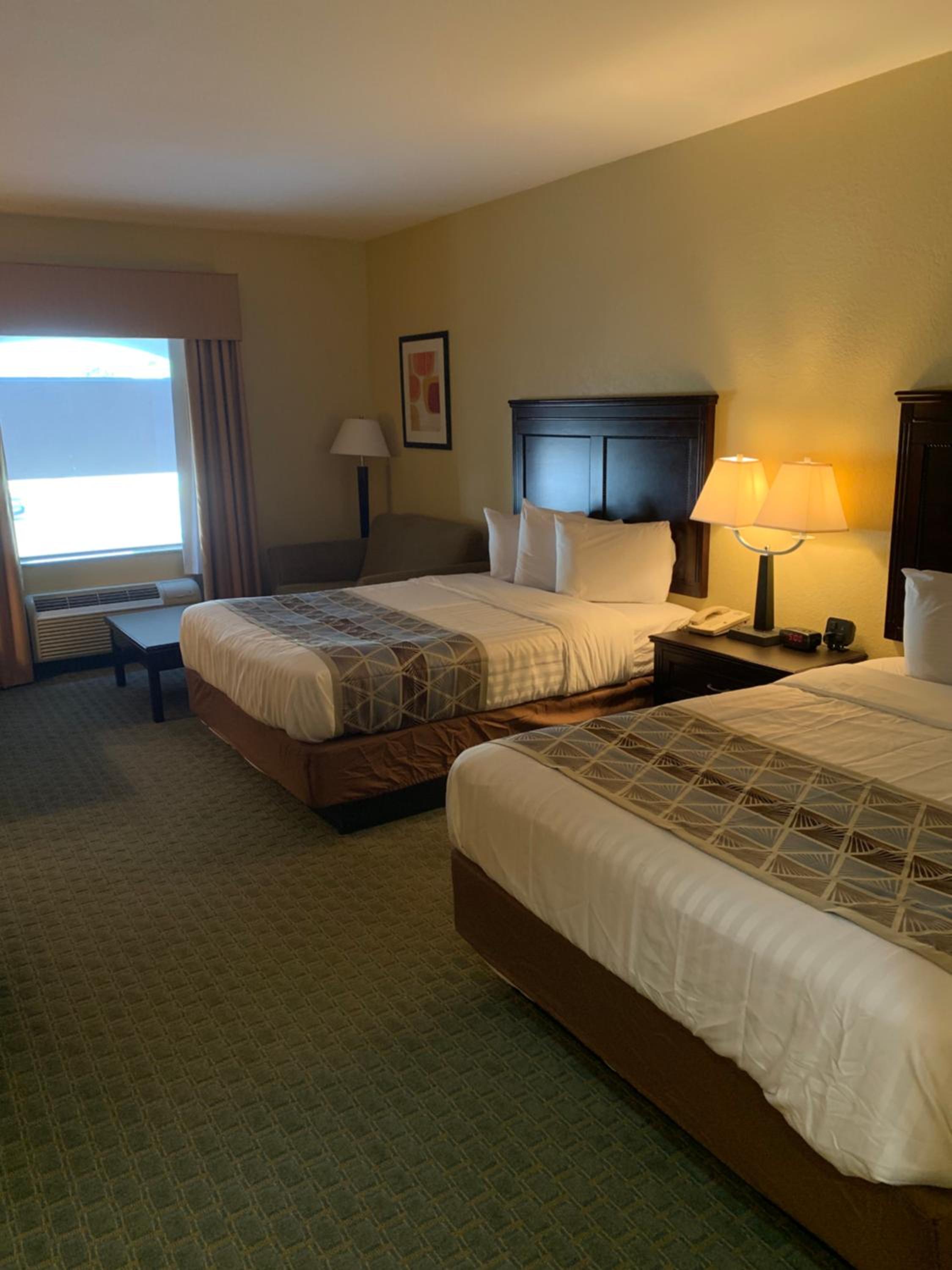 Room with Two Queen Beds with Sofa Bed - Non-Smoking - Photo 2