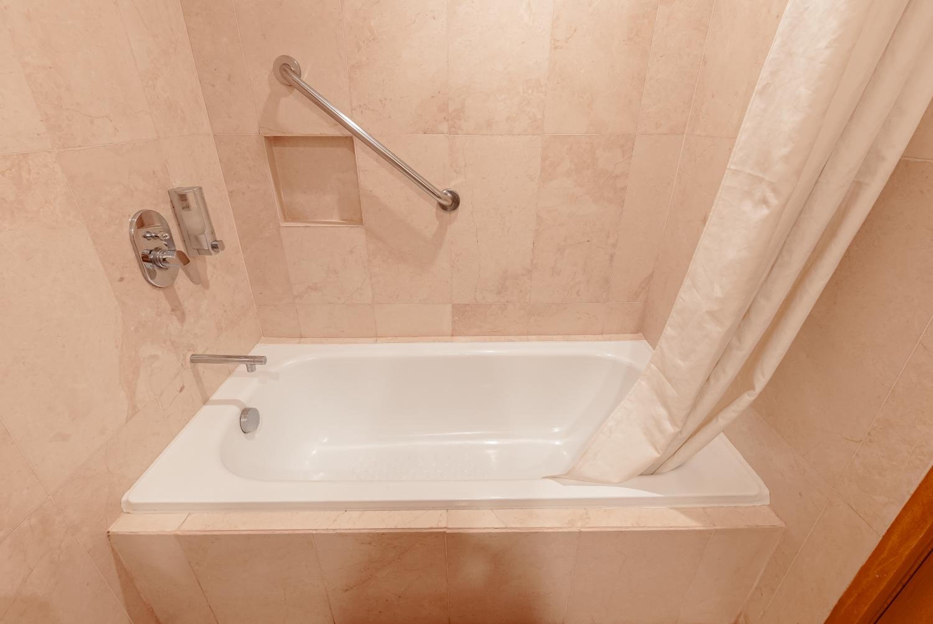 Deluxe Twin Room - Photo 4