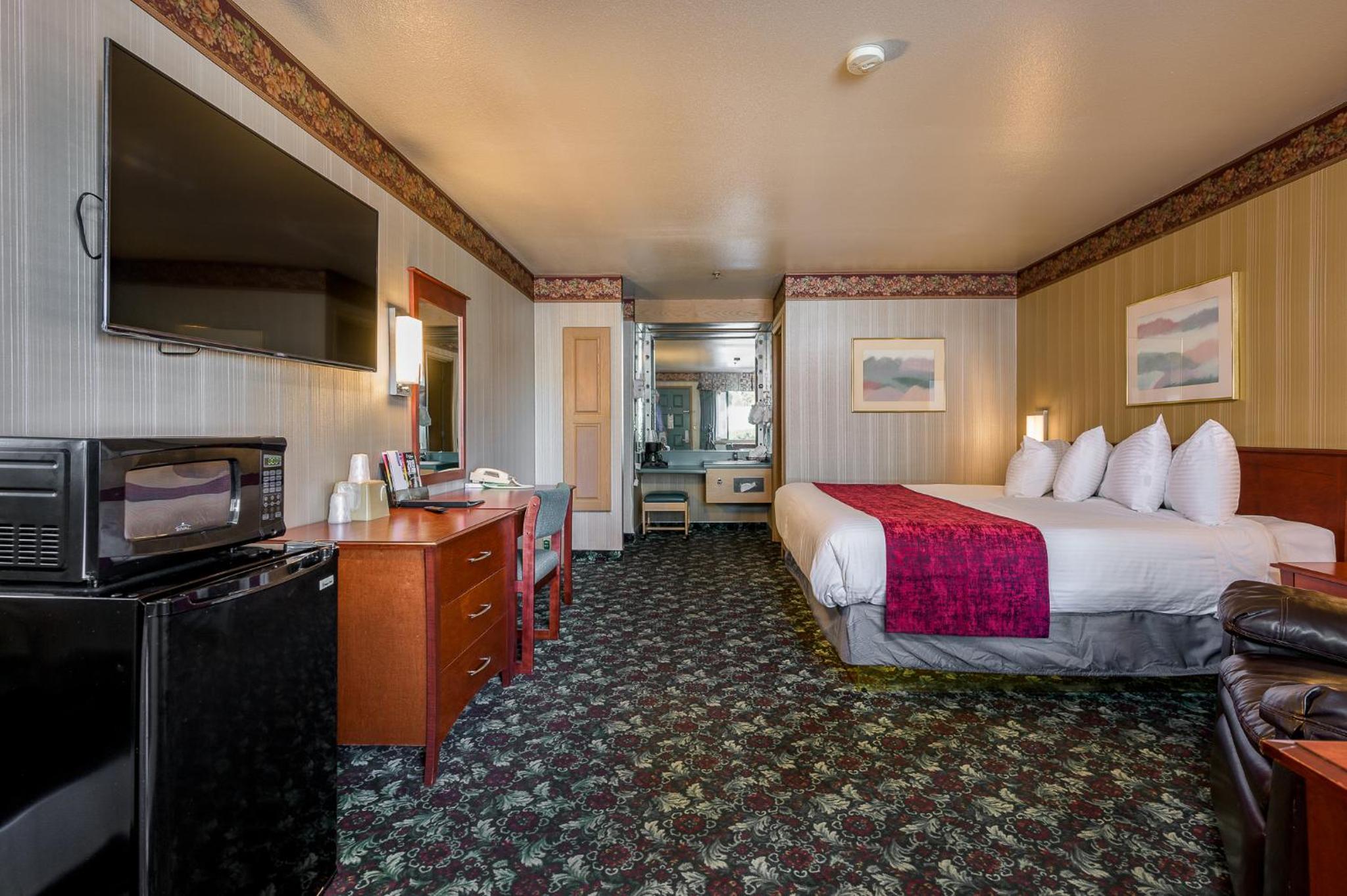 King Room - Non-Smoking - Photo 3