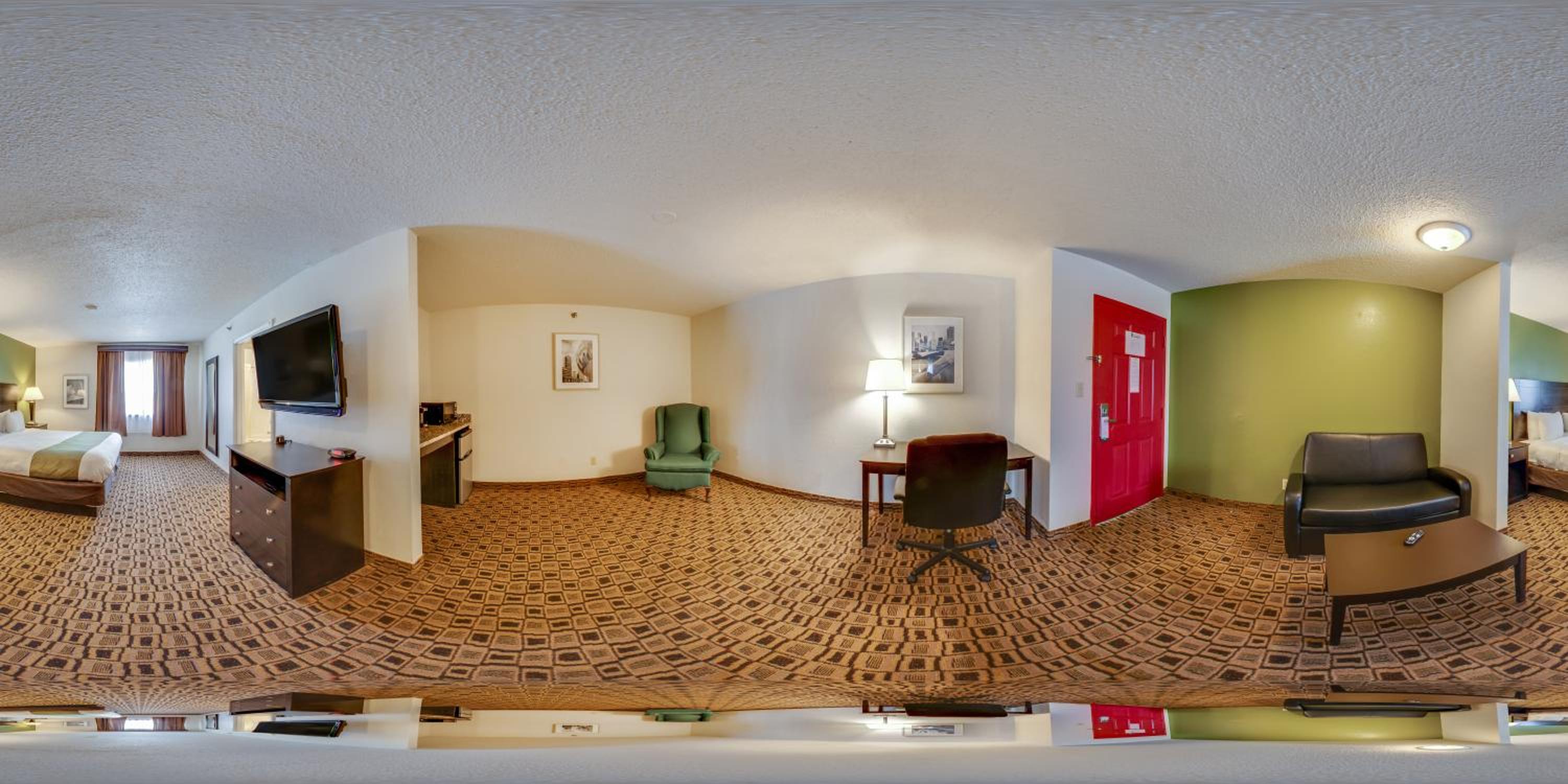 Deluxe King Suite - Non-Smoking - Photo 4