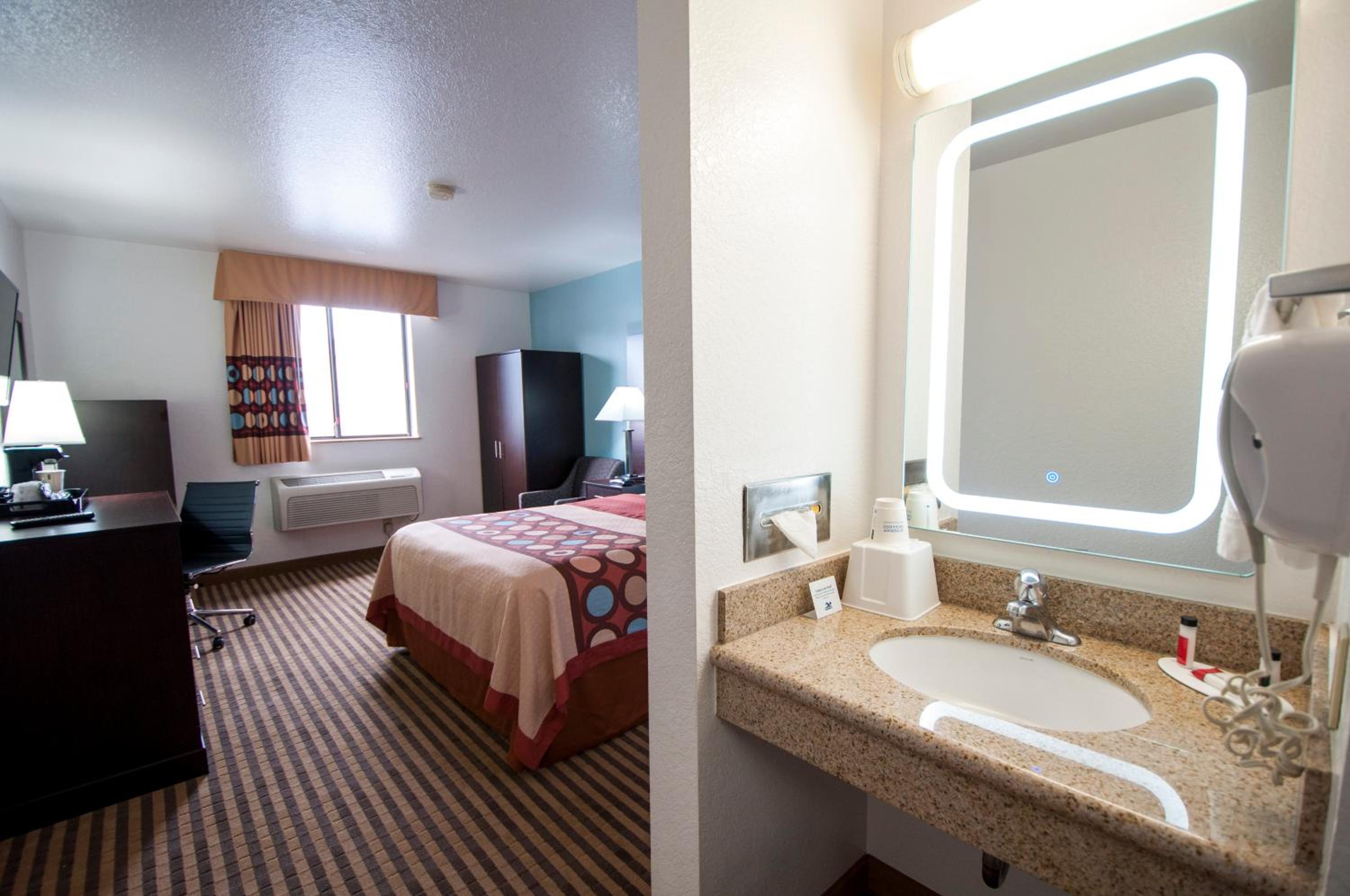 Standard Queen Room - Non Smoking - Photo 2