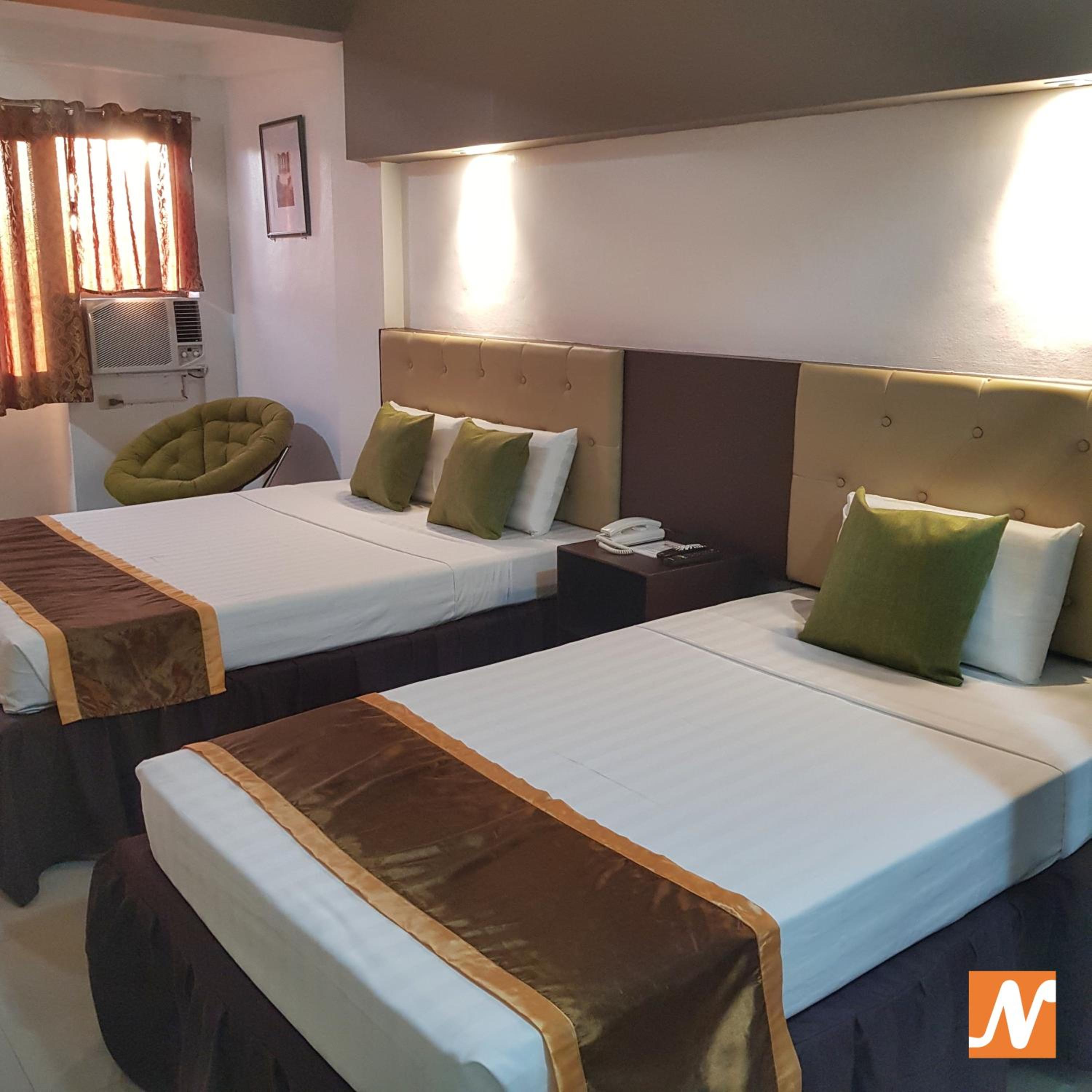 Triple Room with City View - Photo 6
