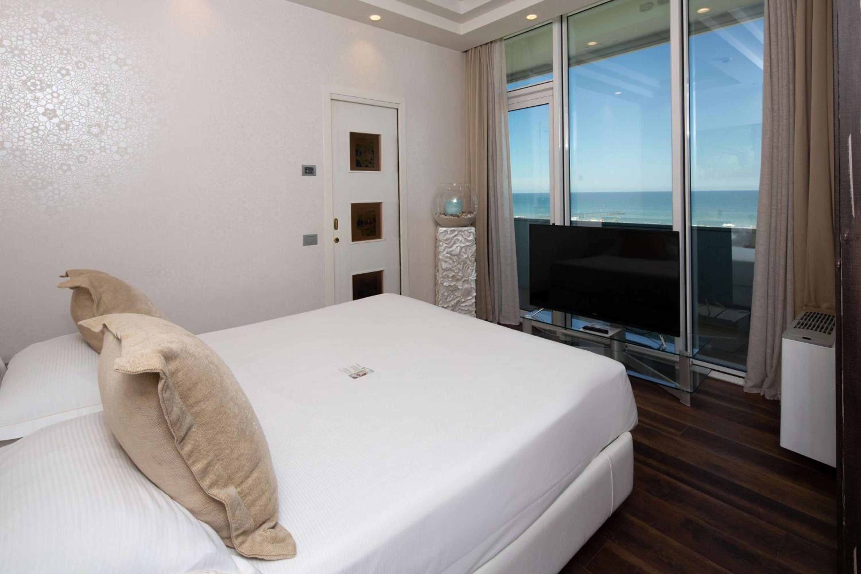 Penthouse with Sea View - Photo 3