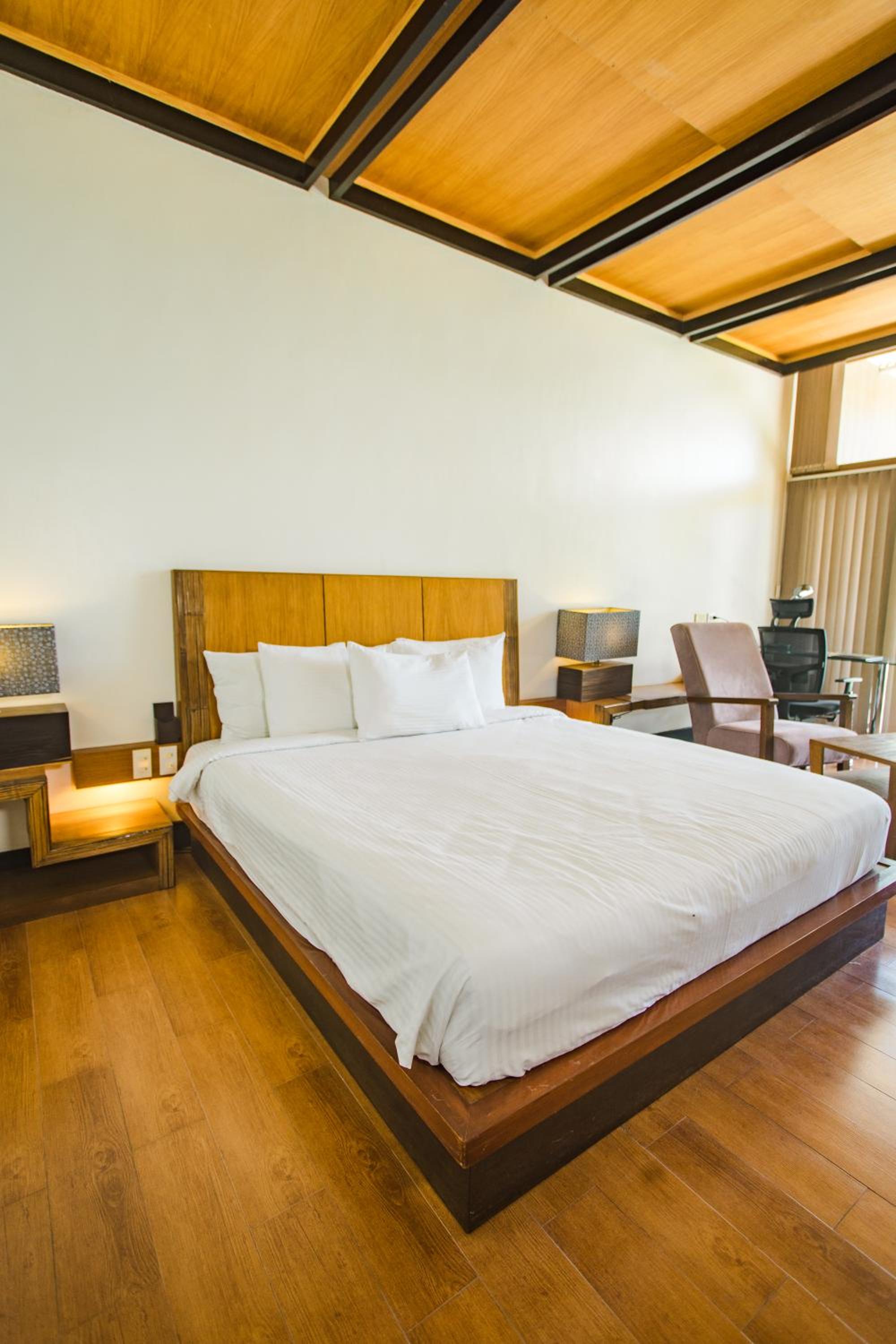 Premium Room - Photo 5