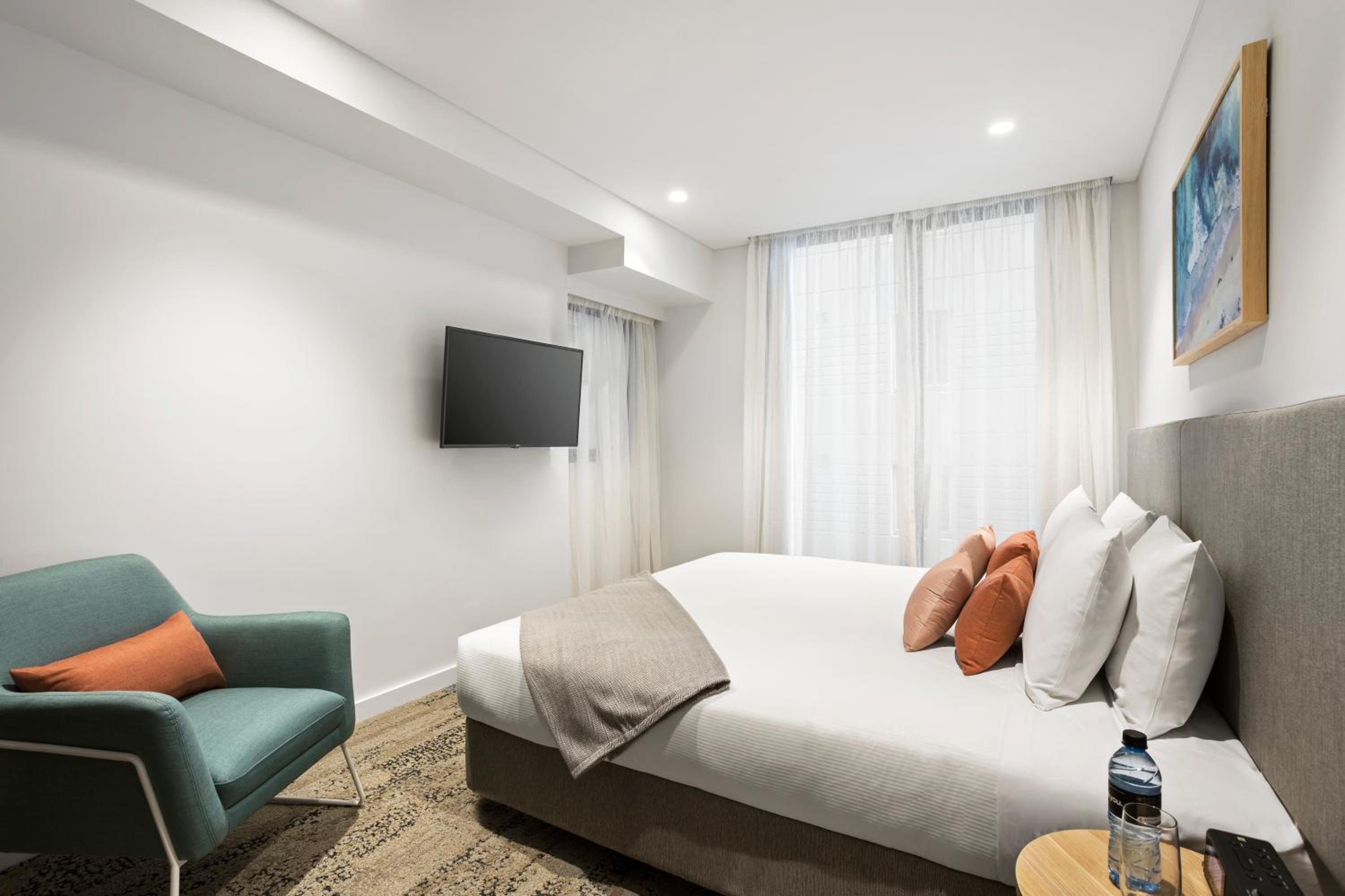 One-Bedroom Apartment thumbnail 6