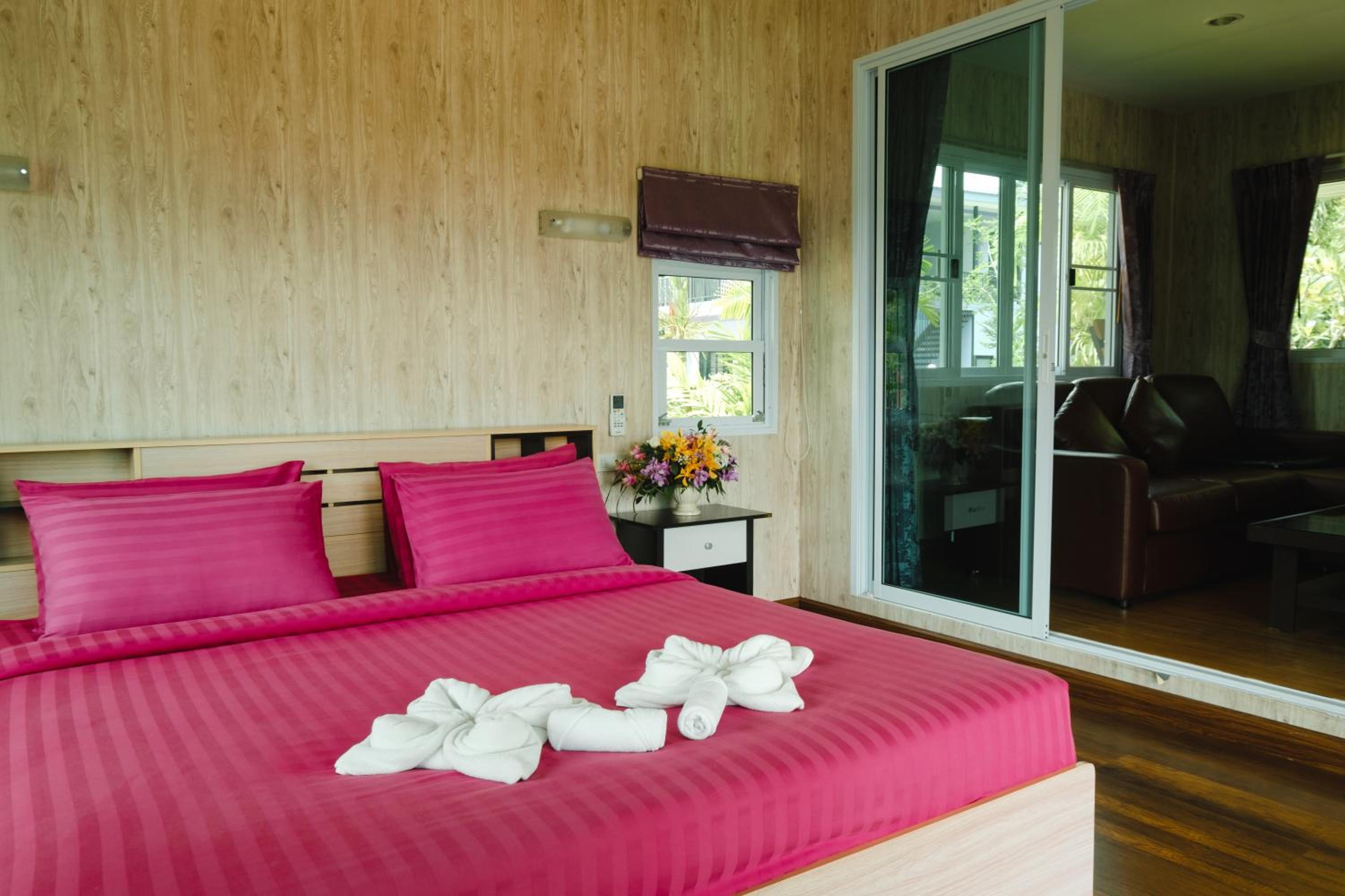 Villa with Garden View - Photo 3