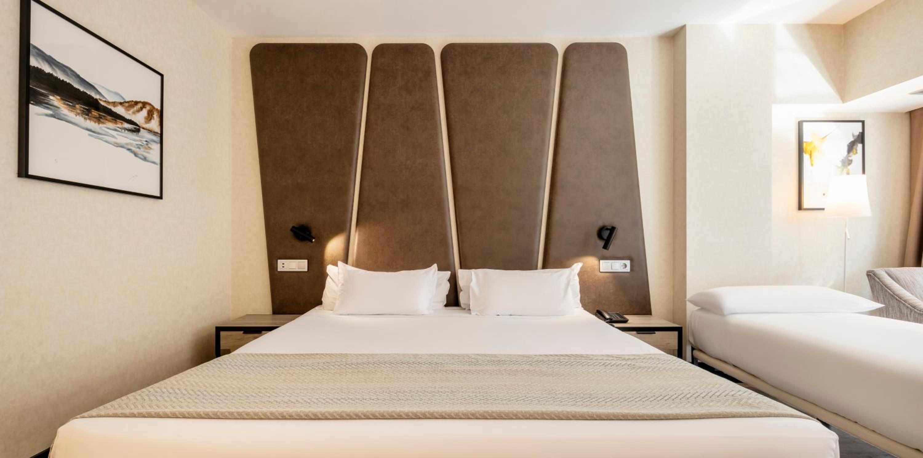 Double Room with Extra Bed (2 Adults + 1 Child) thumbnail 6