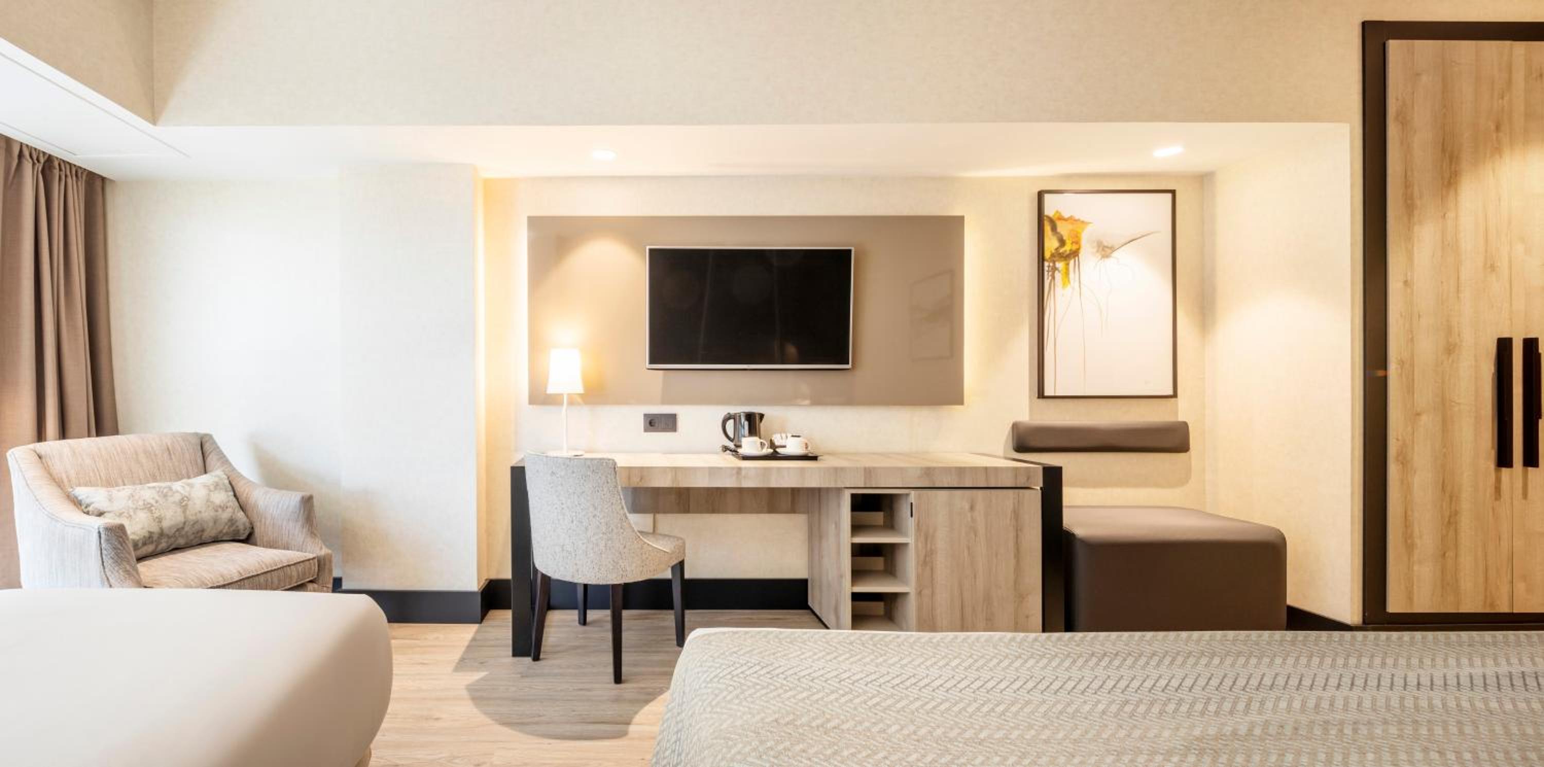 Double Room with Extra Bed (2 Adults + 1 Child)