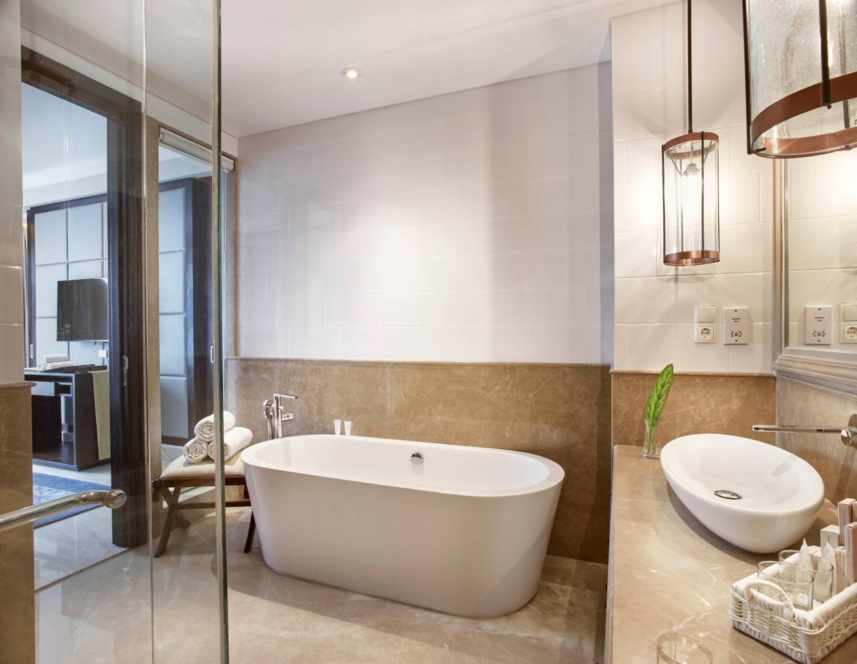 Junior Suite with Balcony, photo 7
