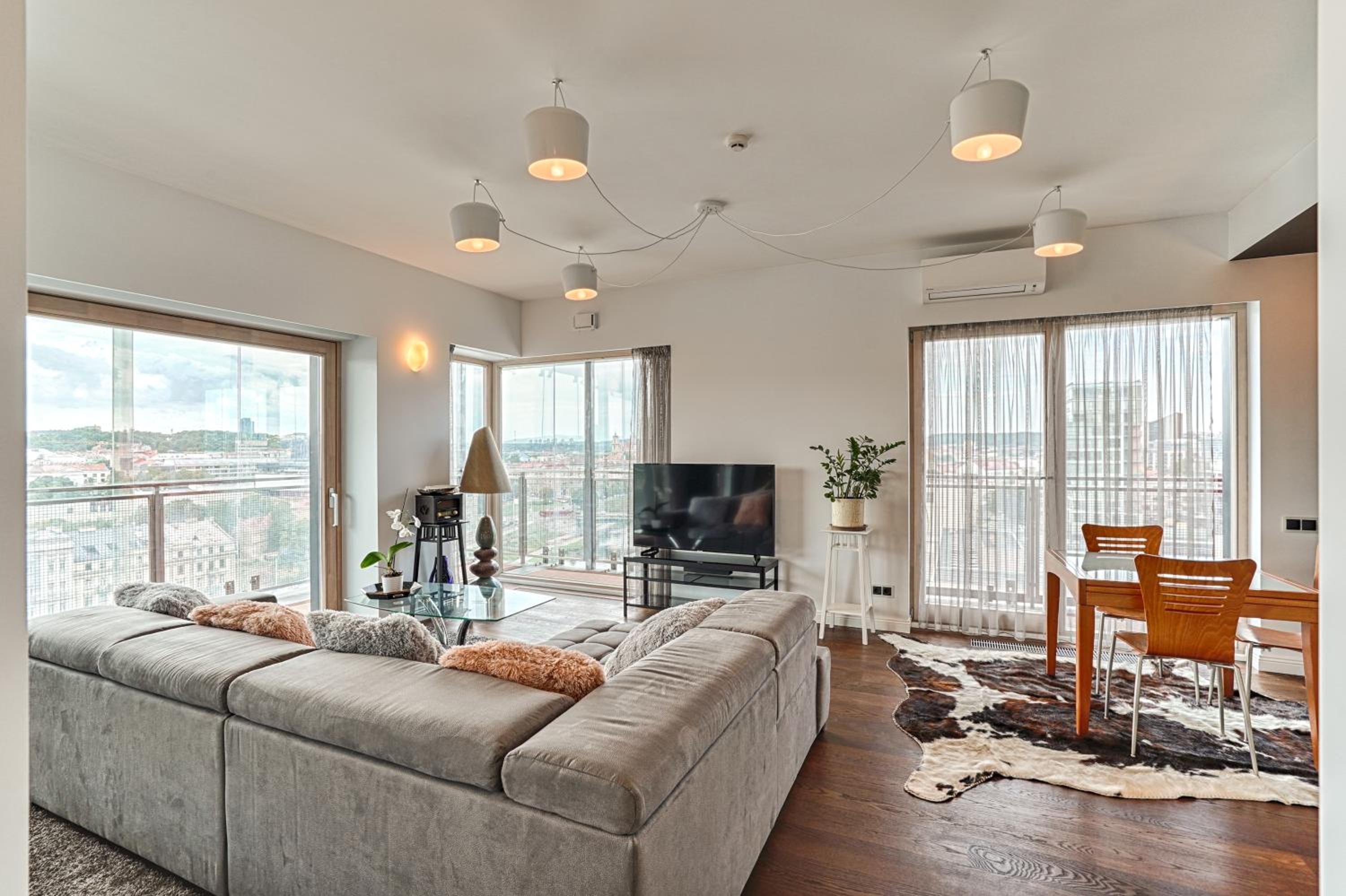 Apartment with Terrace - Photo 1