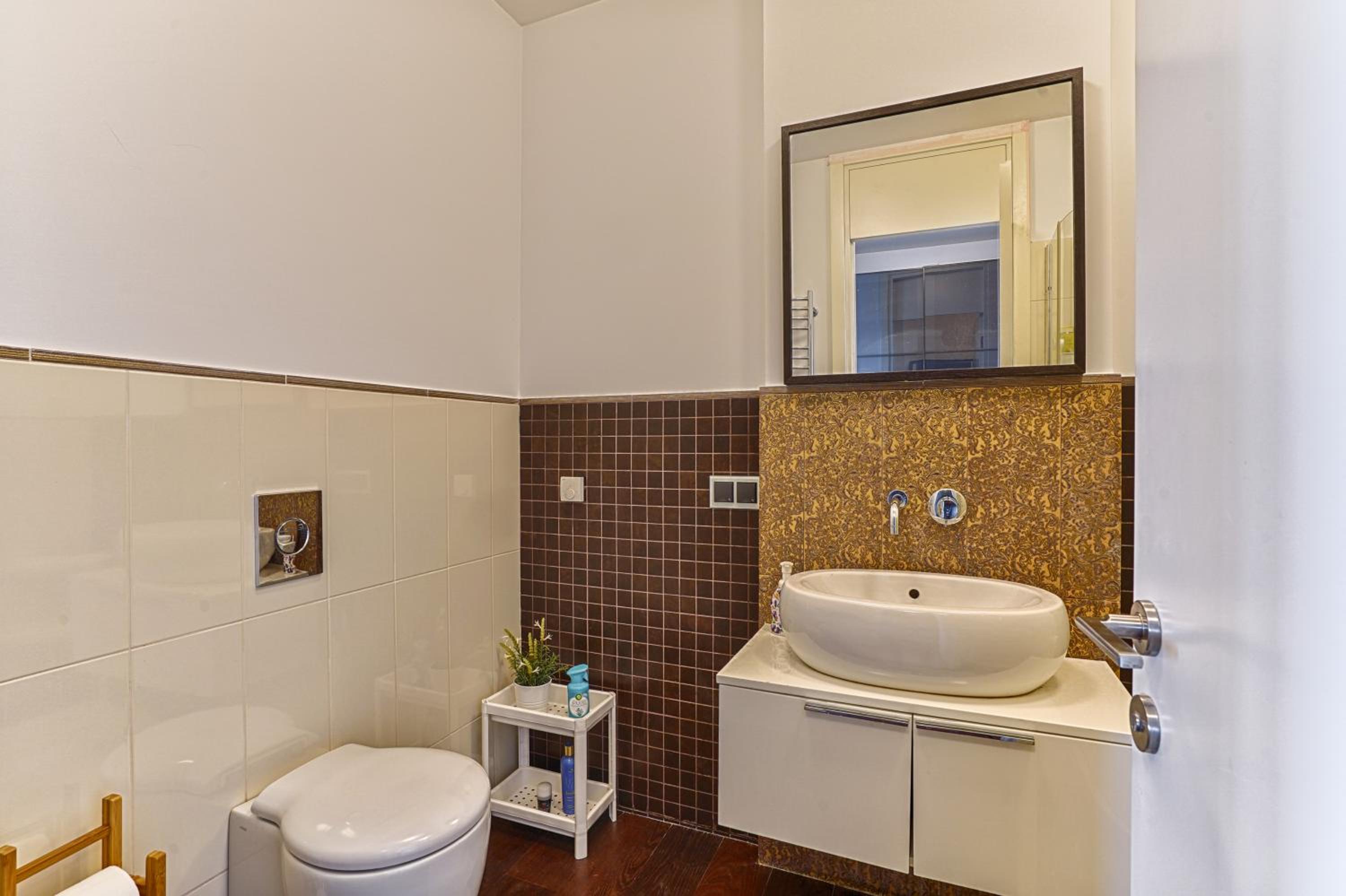 Apartment with Terrace - Photo 11