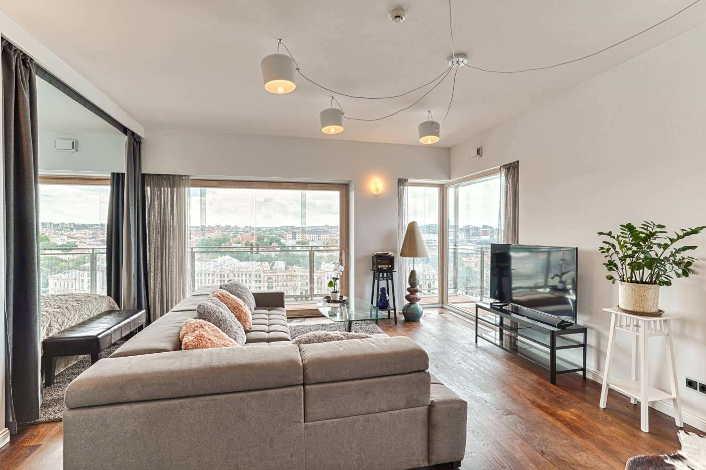 Apartment with Terrace - Photo 16
