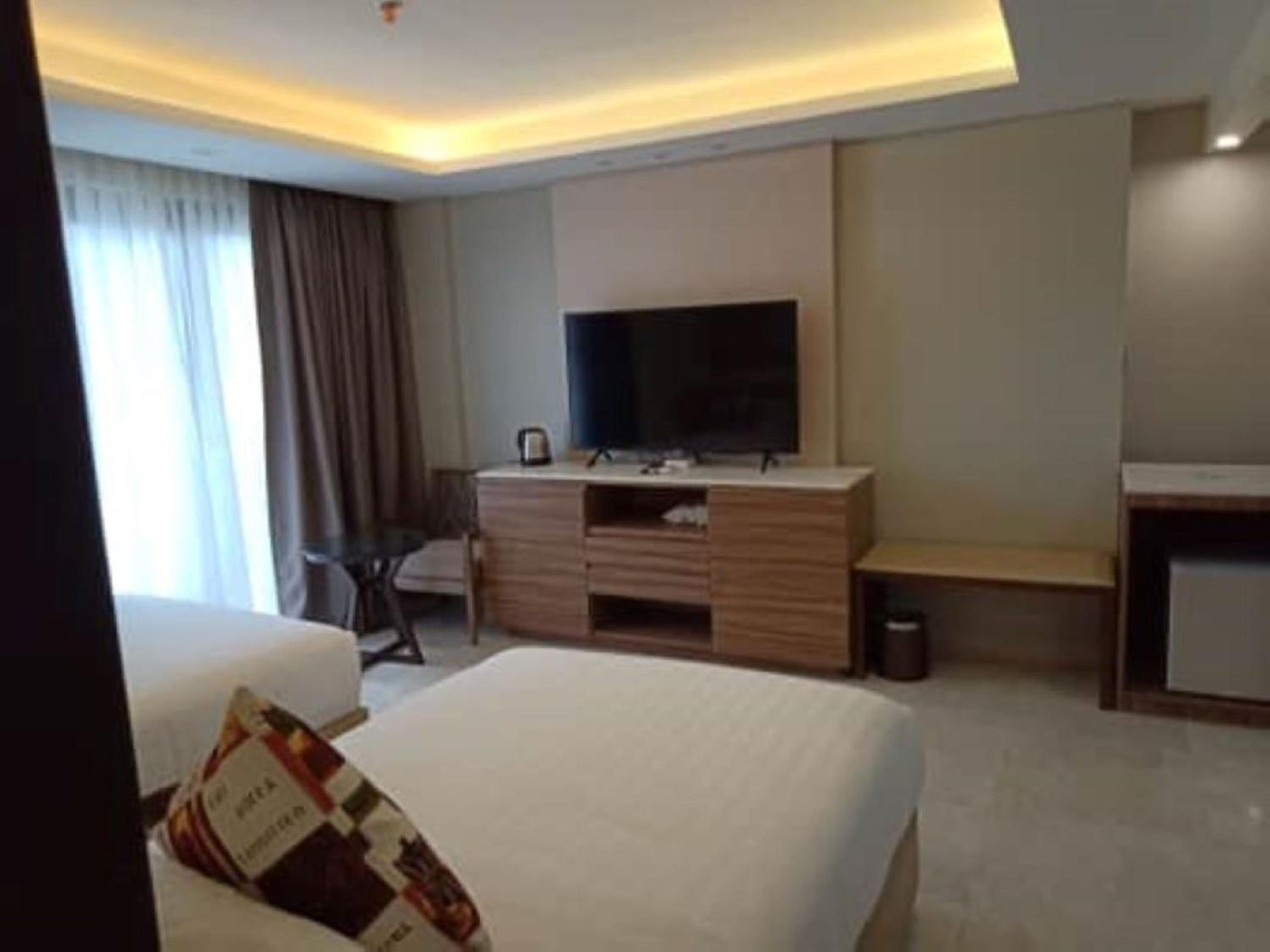 Family Room - Photo 13