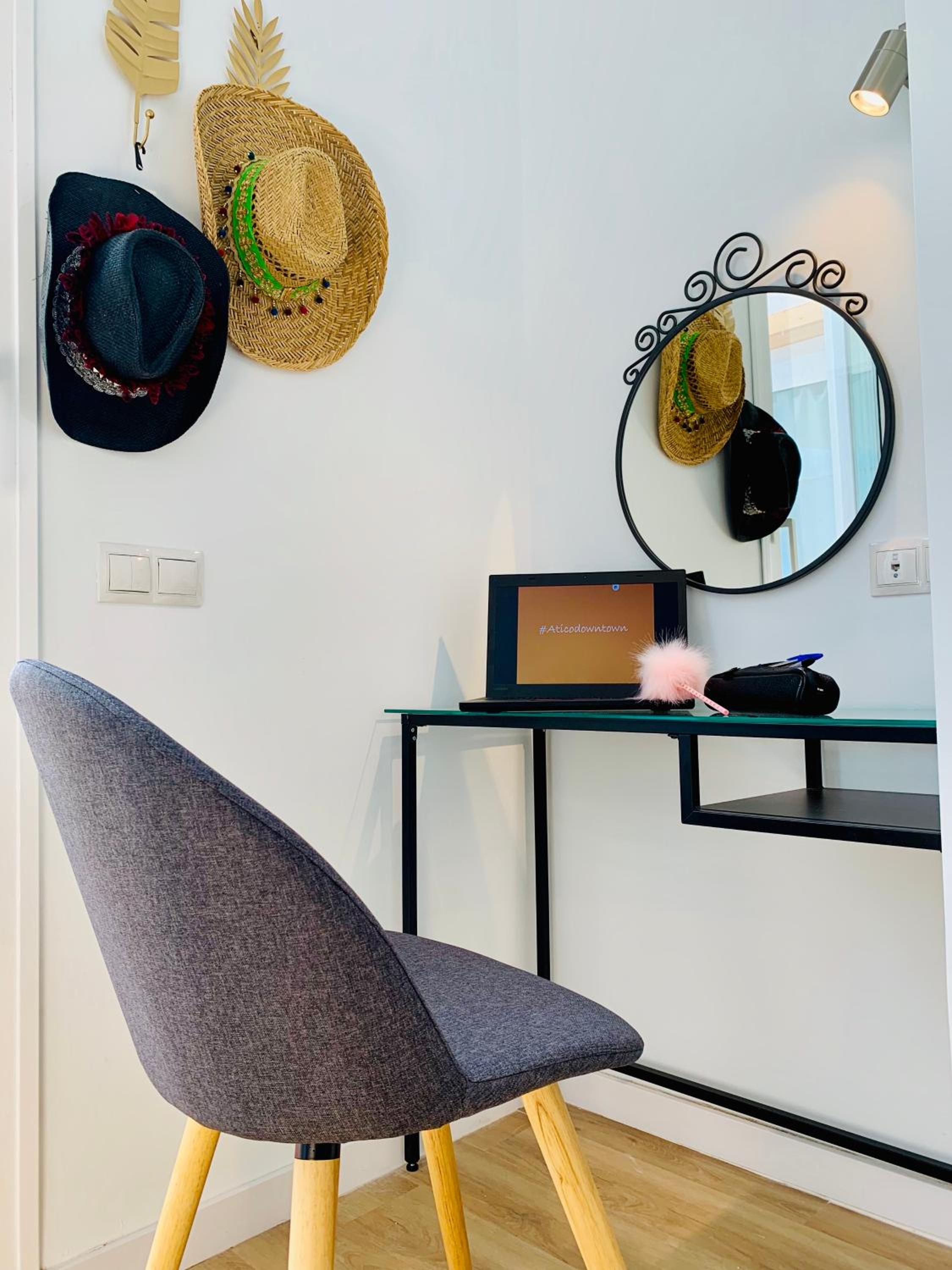 One-Bedroom Apartment - Photo 7