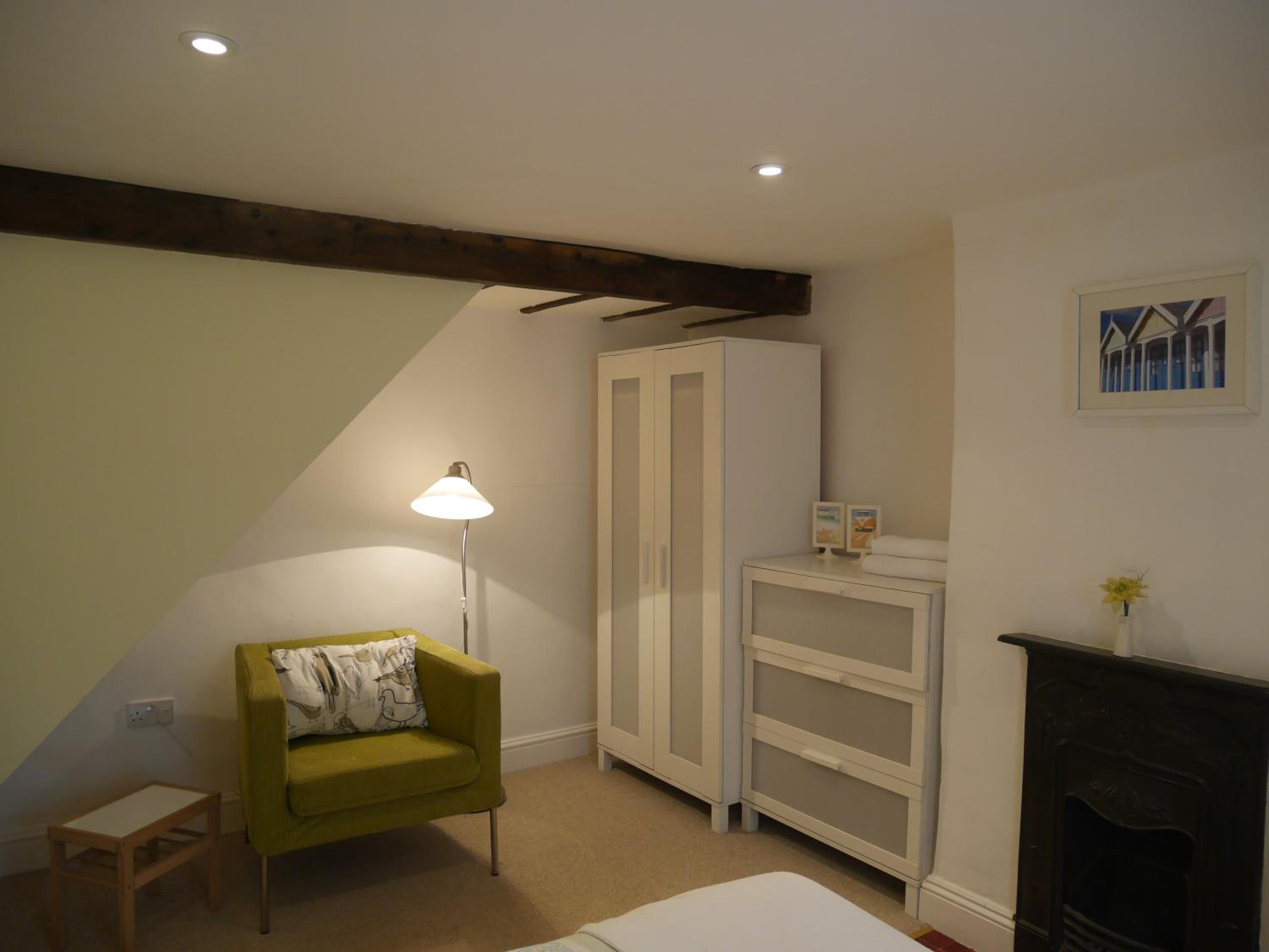 Three-Bedroom House photo 2