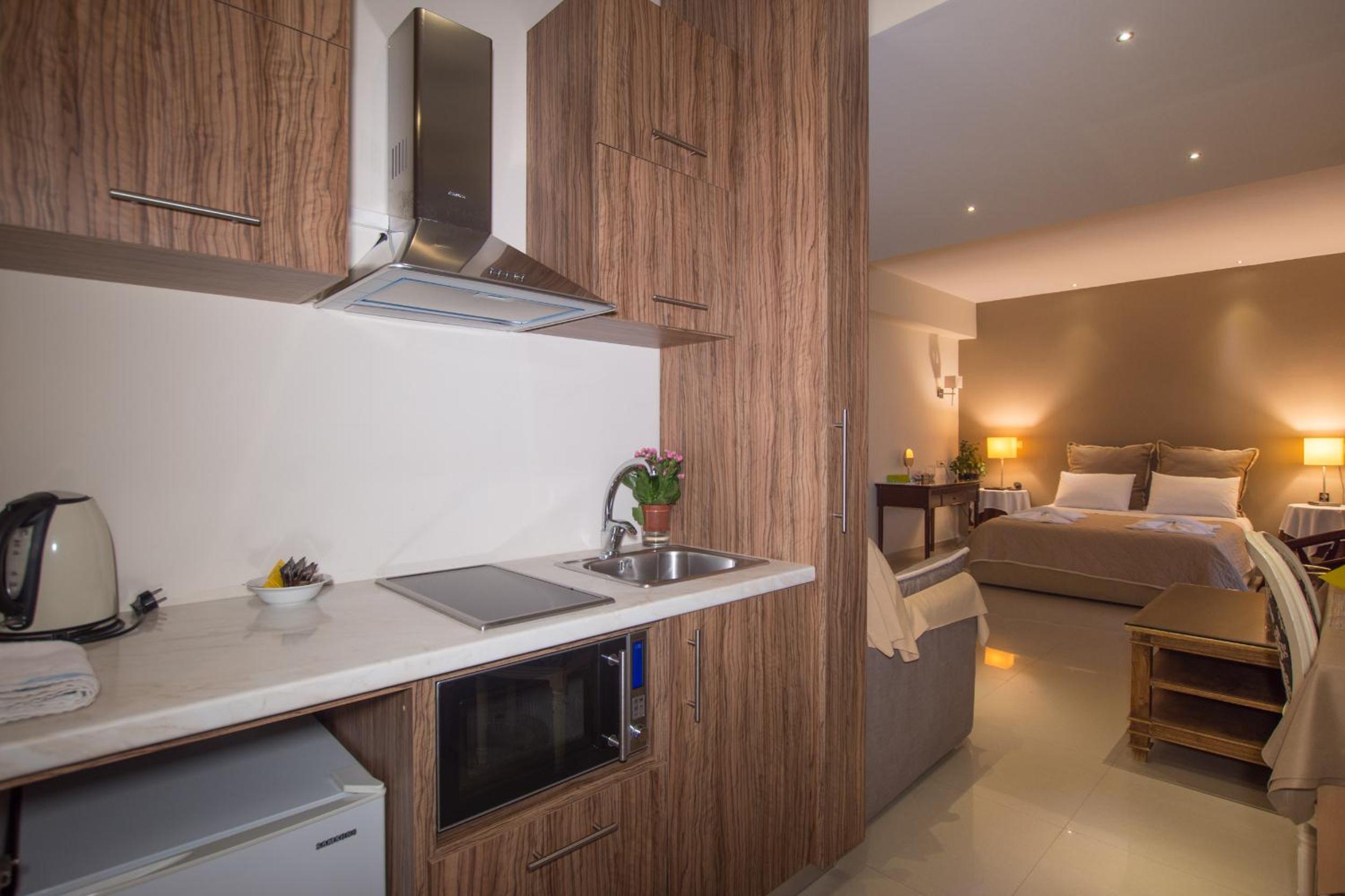 Deluxe Suite with Sea View - Photo 1