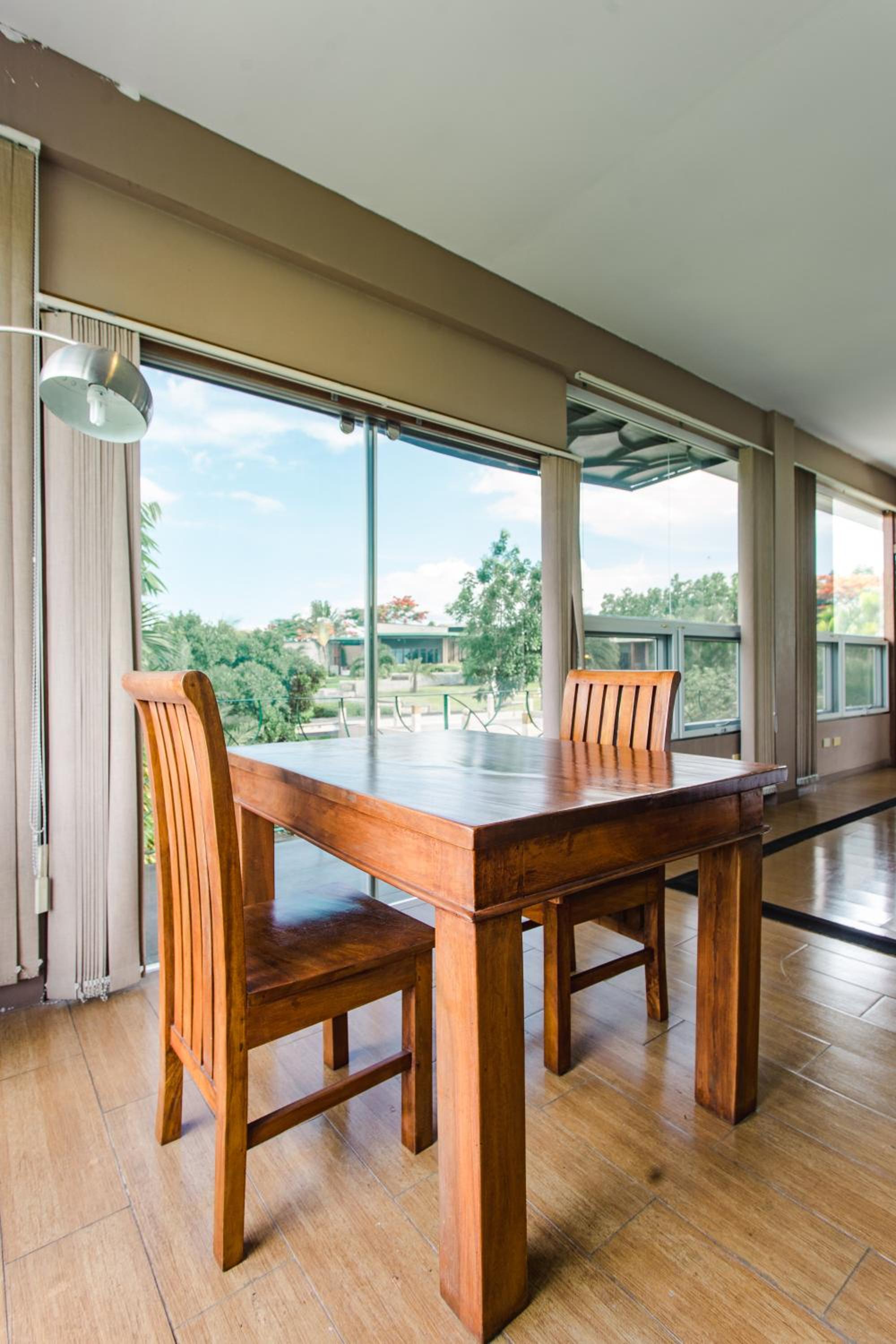 Executive Suite - Photo 4
