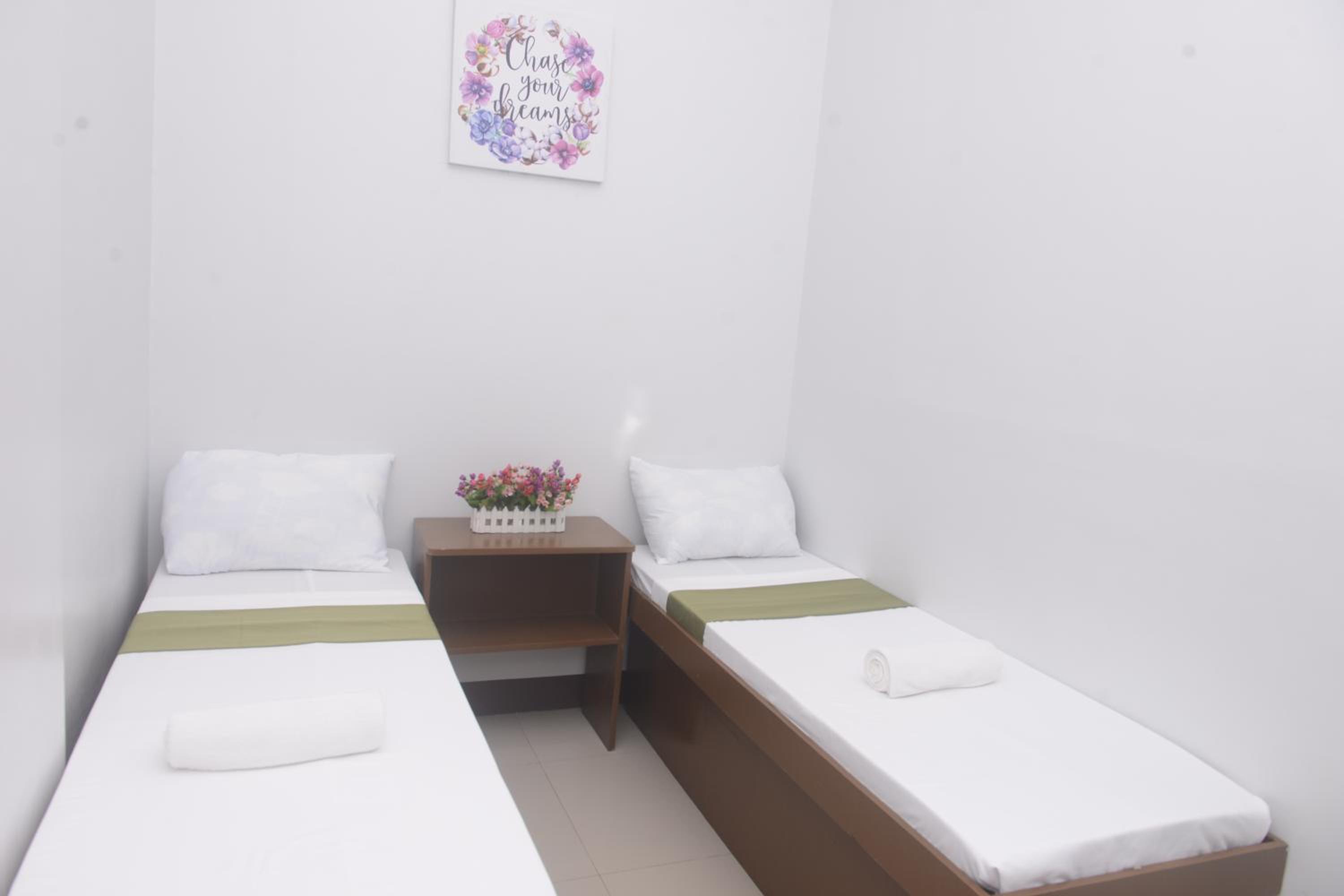 Budget Twin Room photo 2