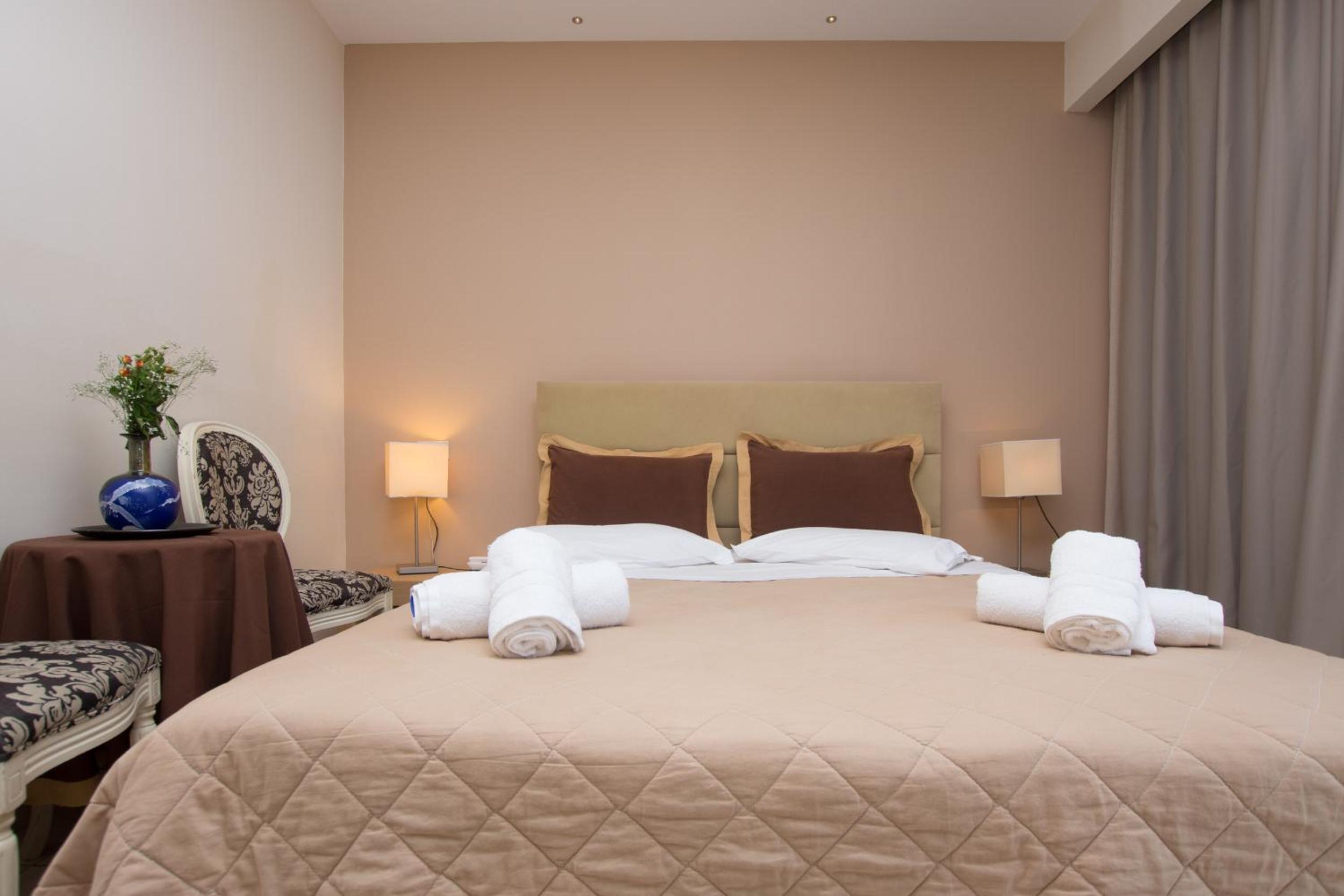 Double Room with Mountain View - Photo 1