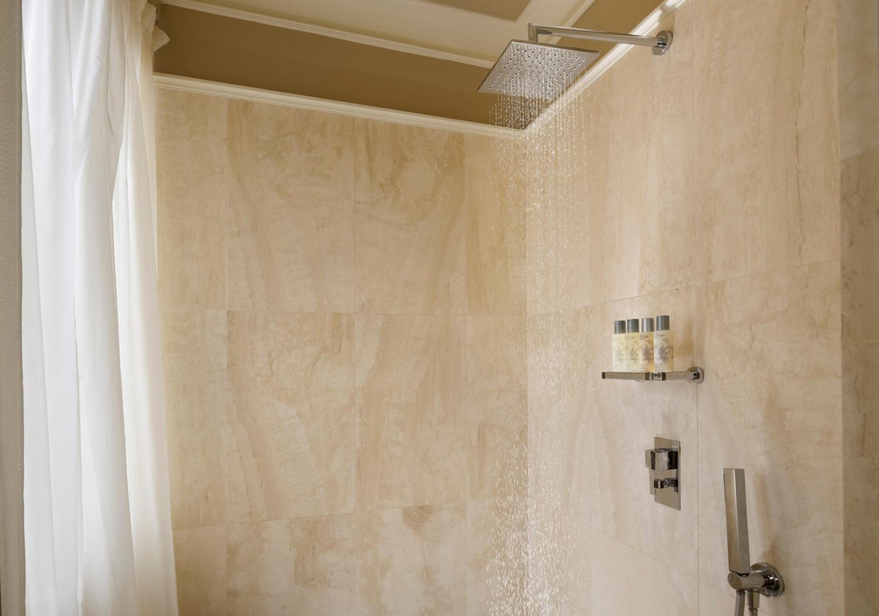 Suite - Photo 6