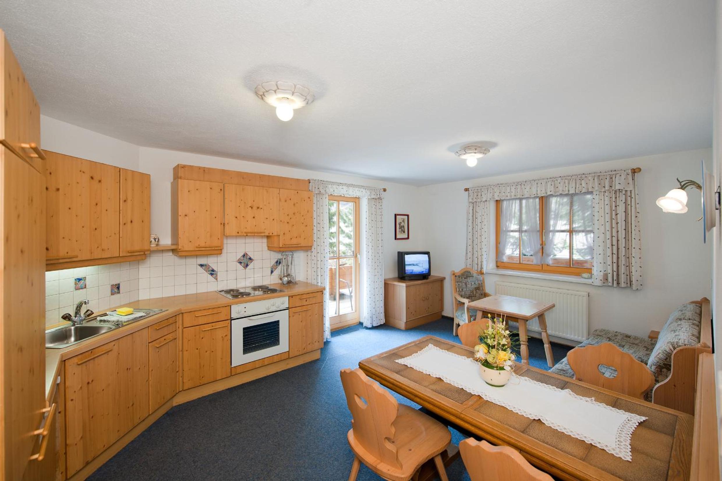 Apartment With Mountain View photo 3