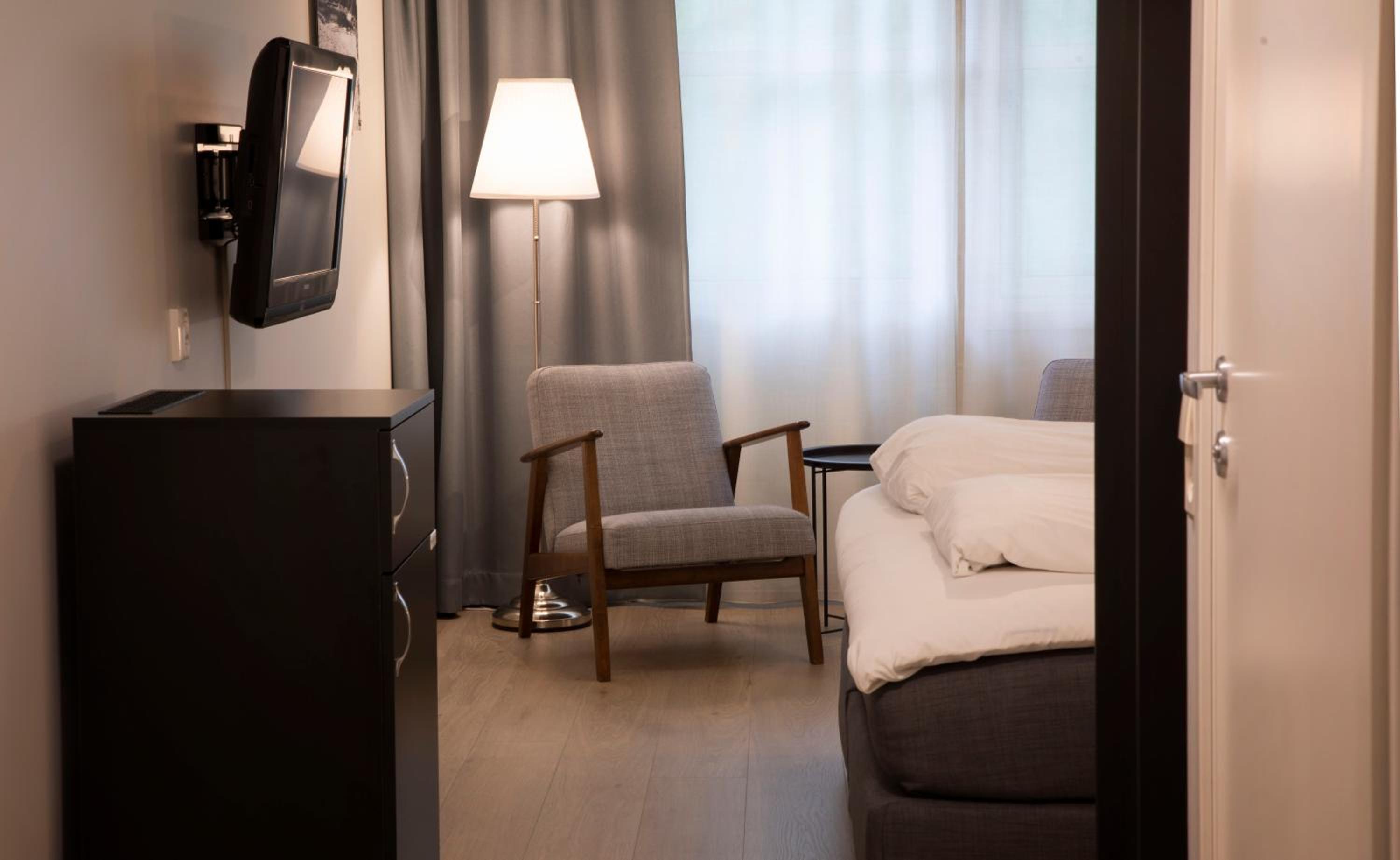 Twin Room - Non-Smoking - Photo 28