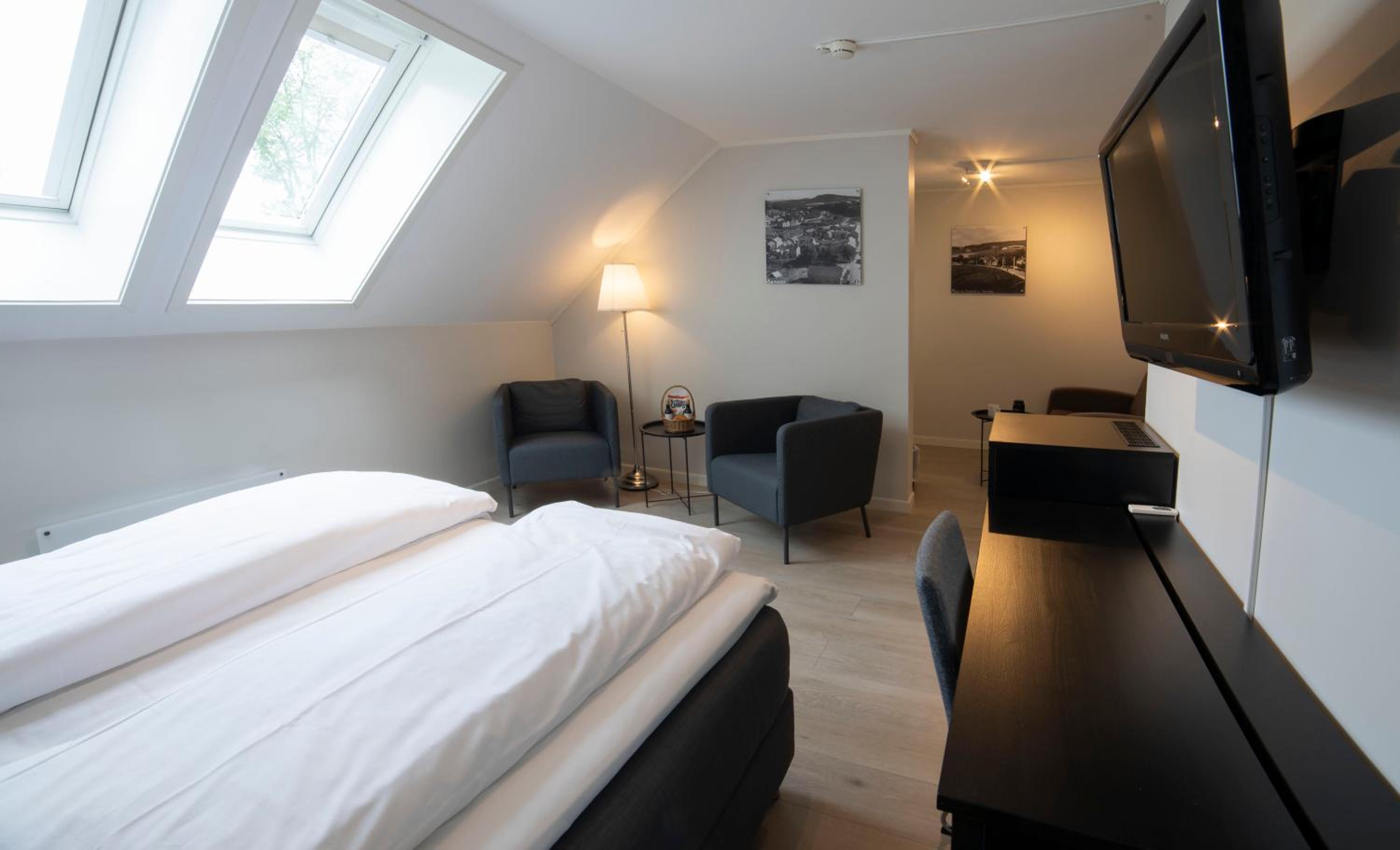 Twin Room - Non-Smoking - Photo 14