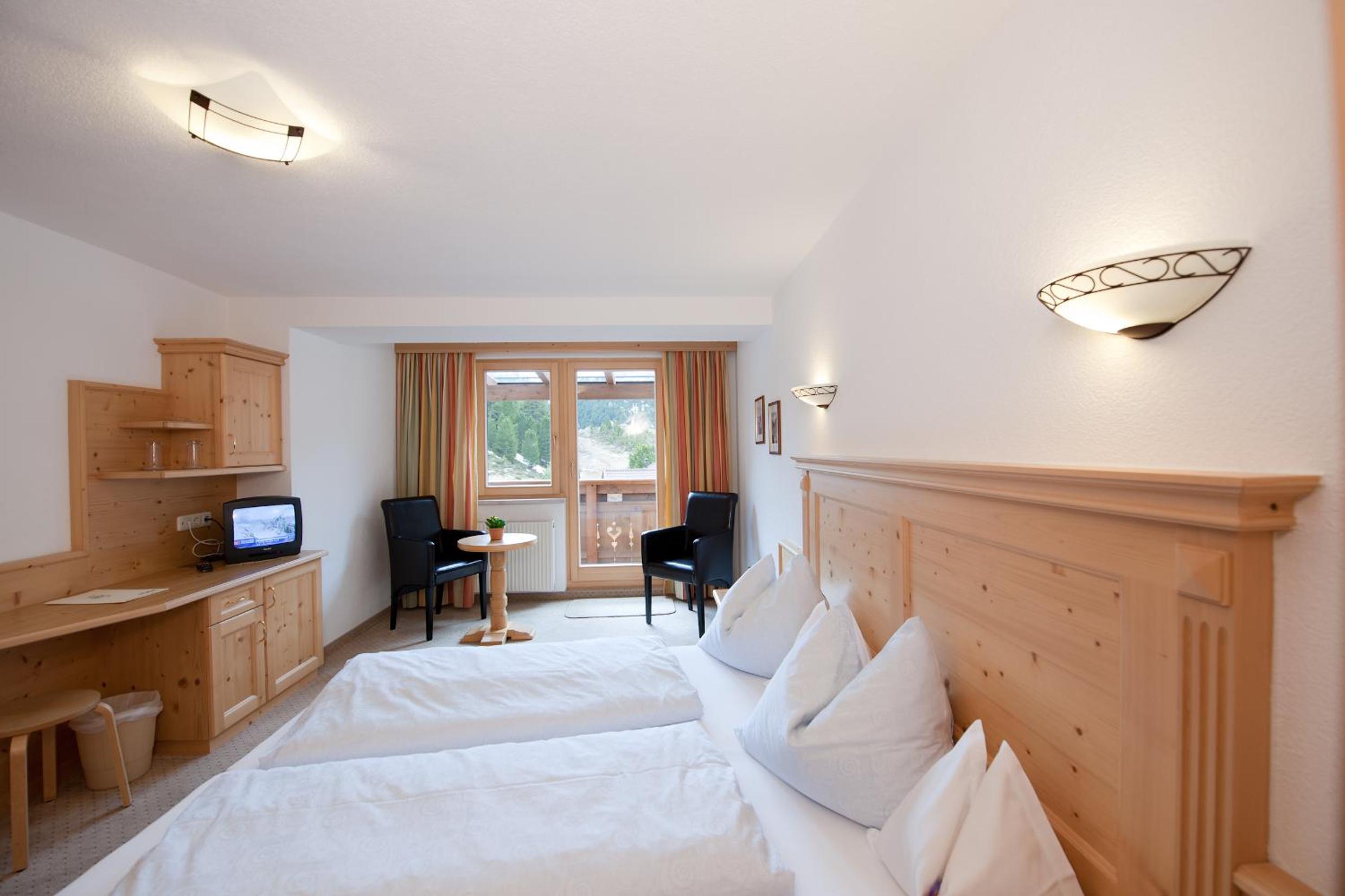 Standard Double Room with Balcony photo 3
