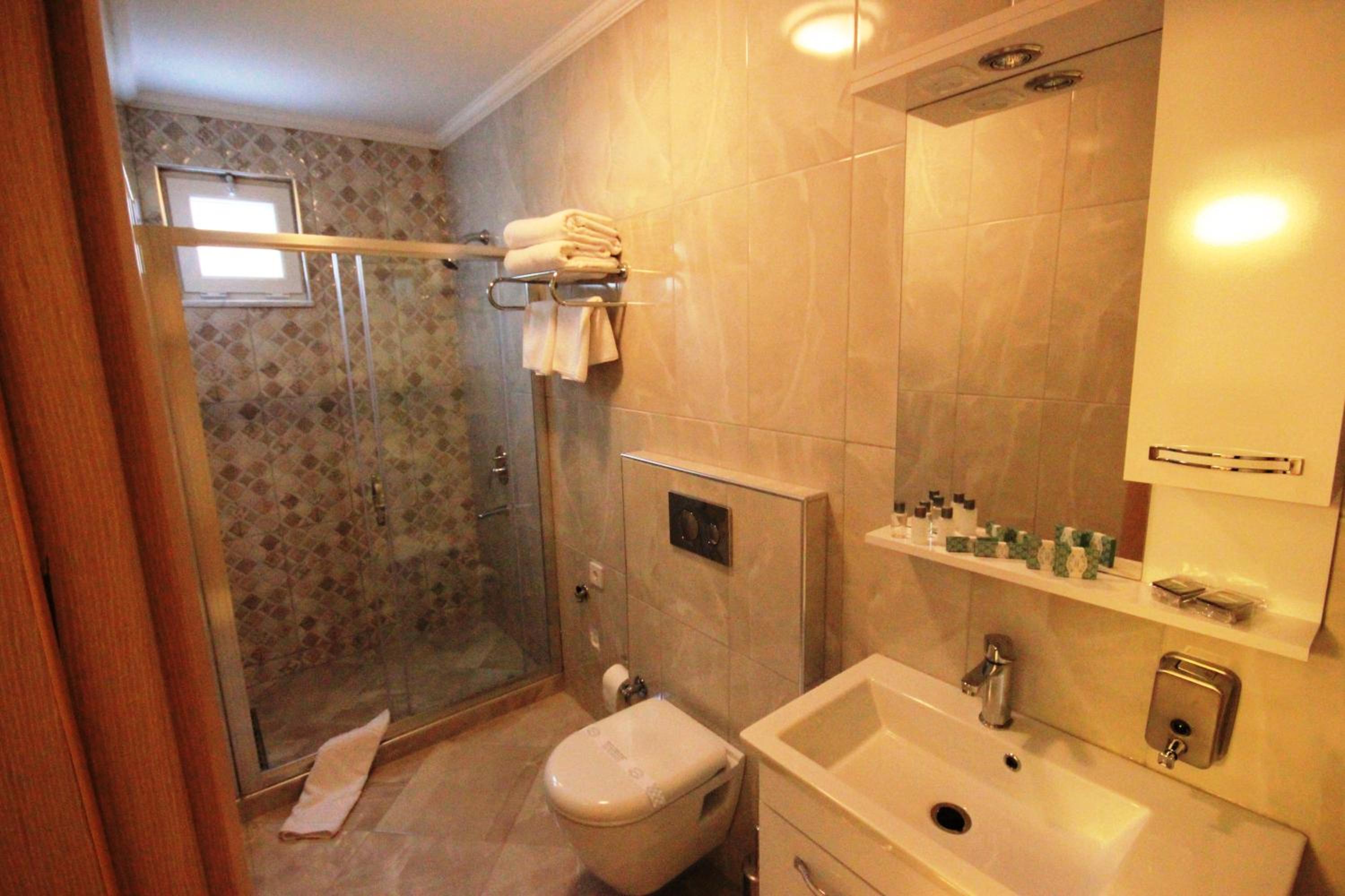 Standard Suite (Half Basement) photo 1