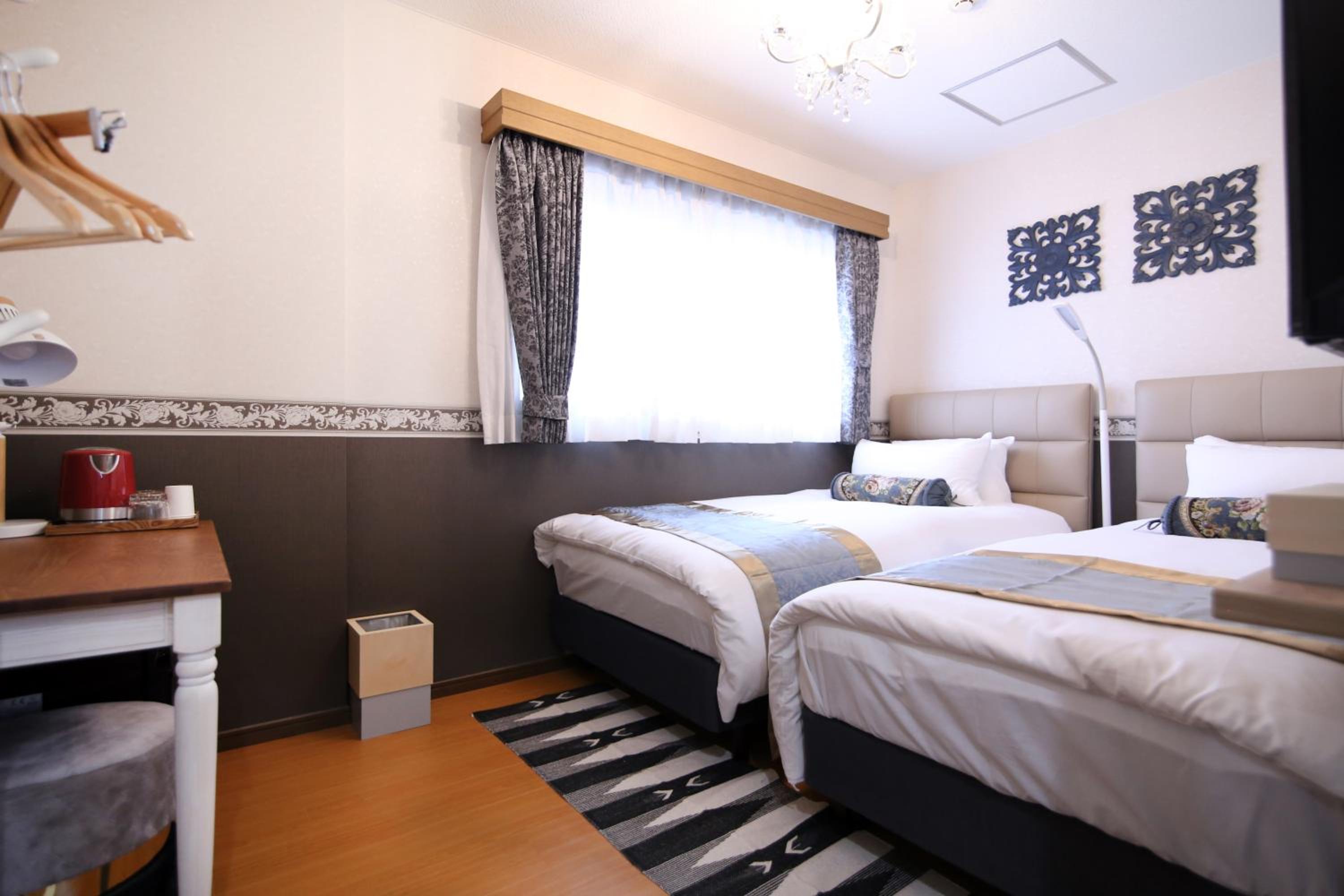 Twin Room with Shower photo 2