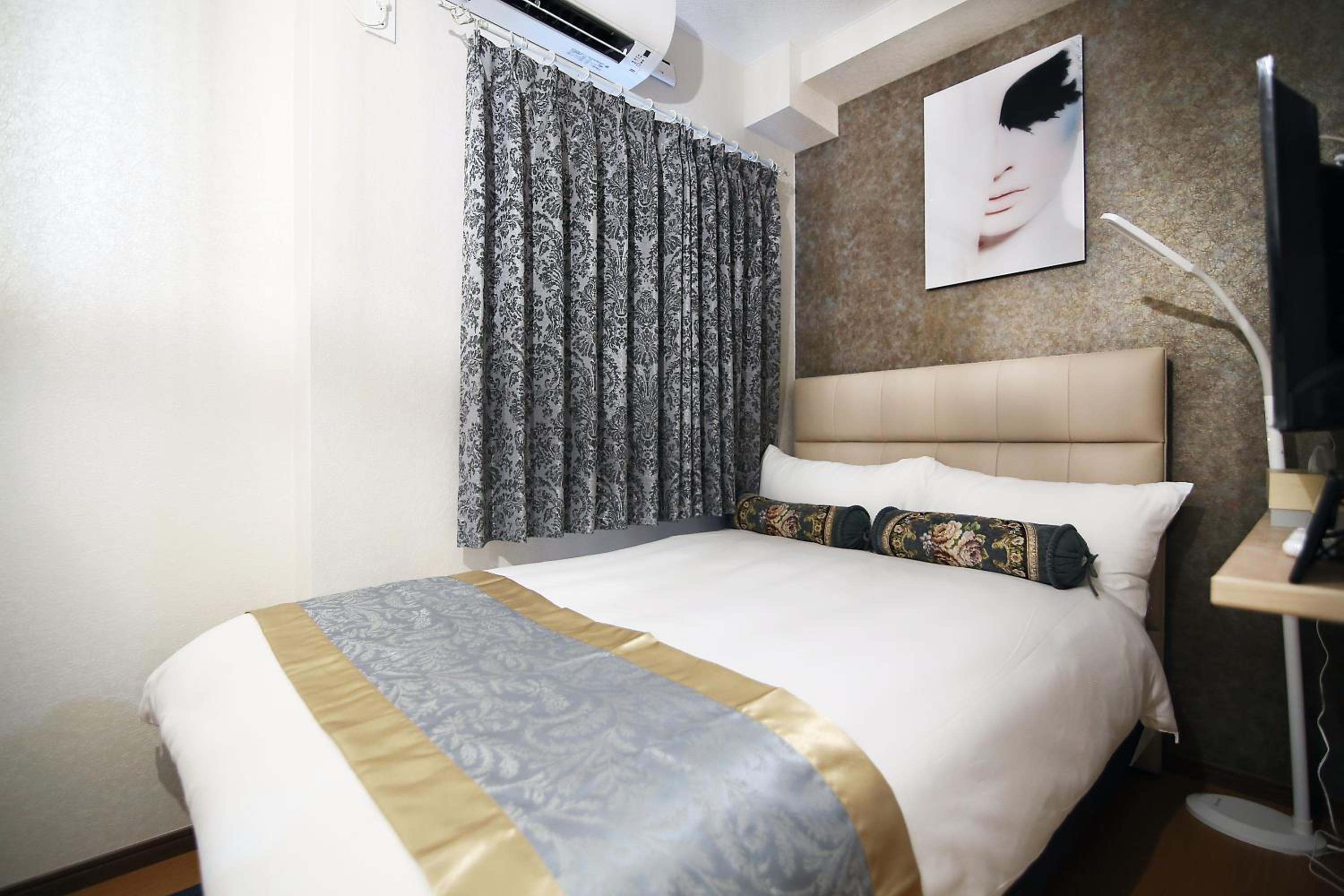 Double Room with Bath photo 2