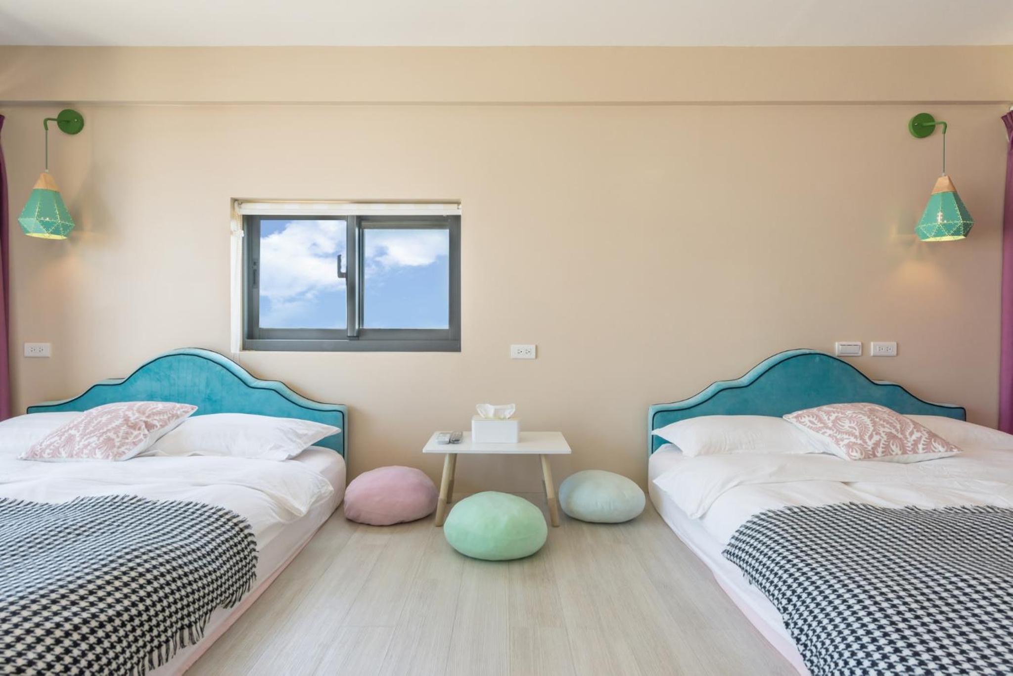Quadruple Room with Private Bathroom photo 3