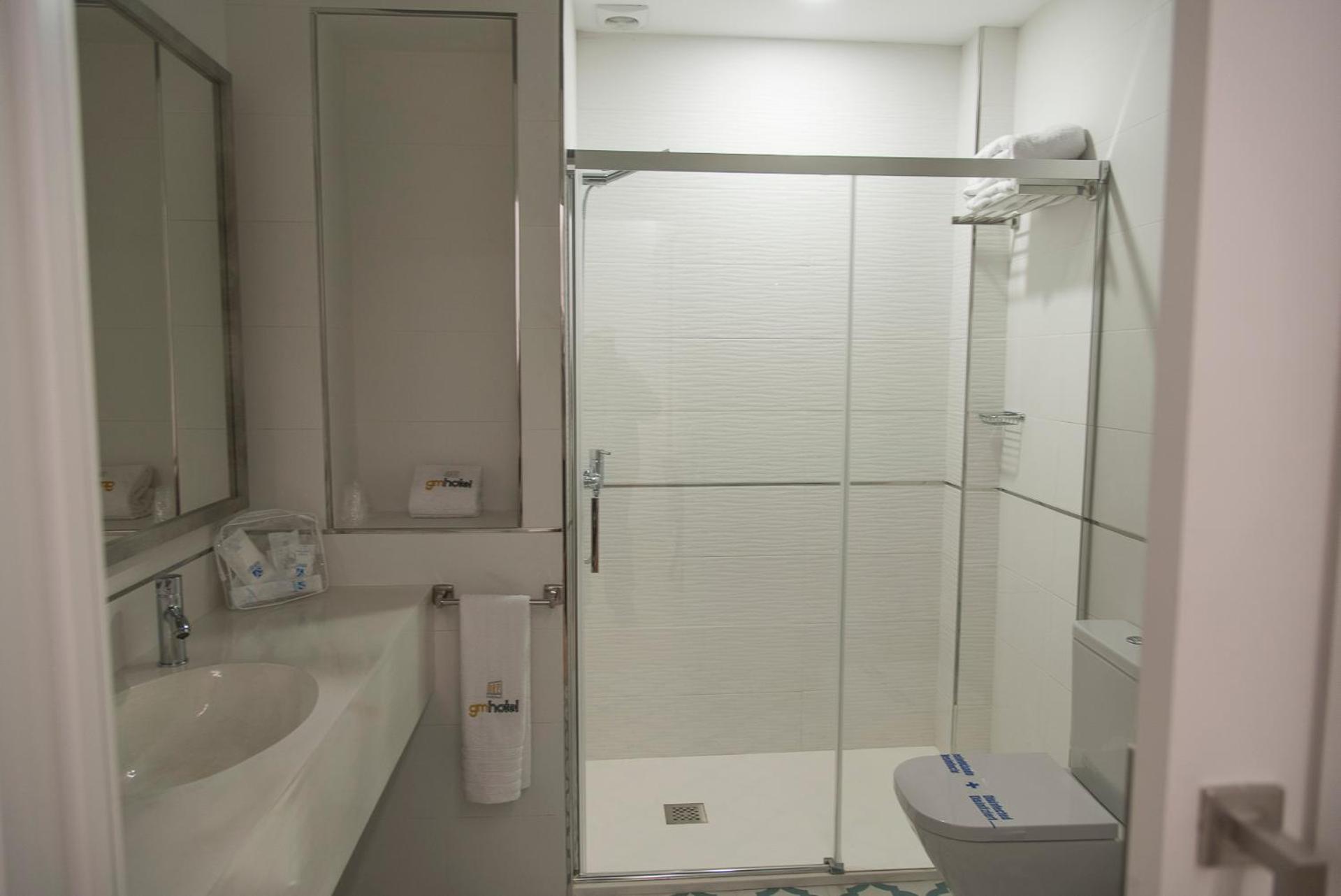 Standard Double Room - Photo 4