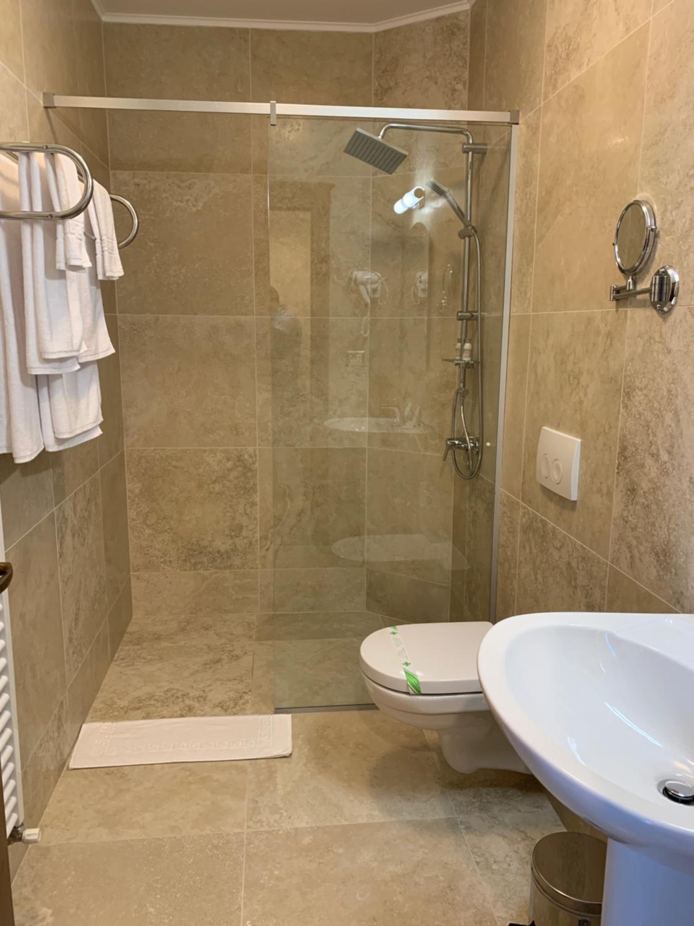 Double Room - Disability Access - Photo 5