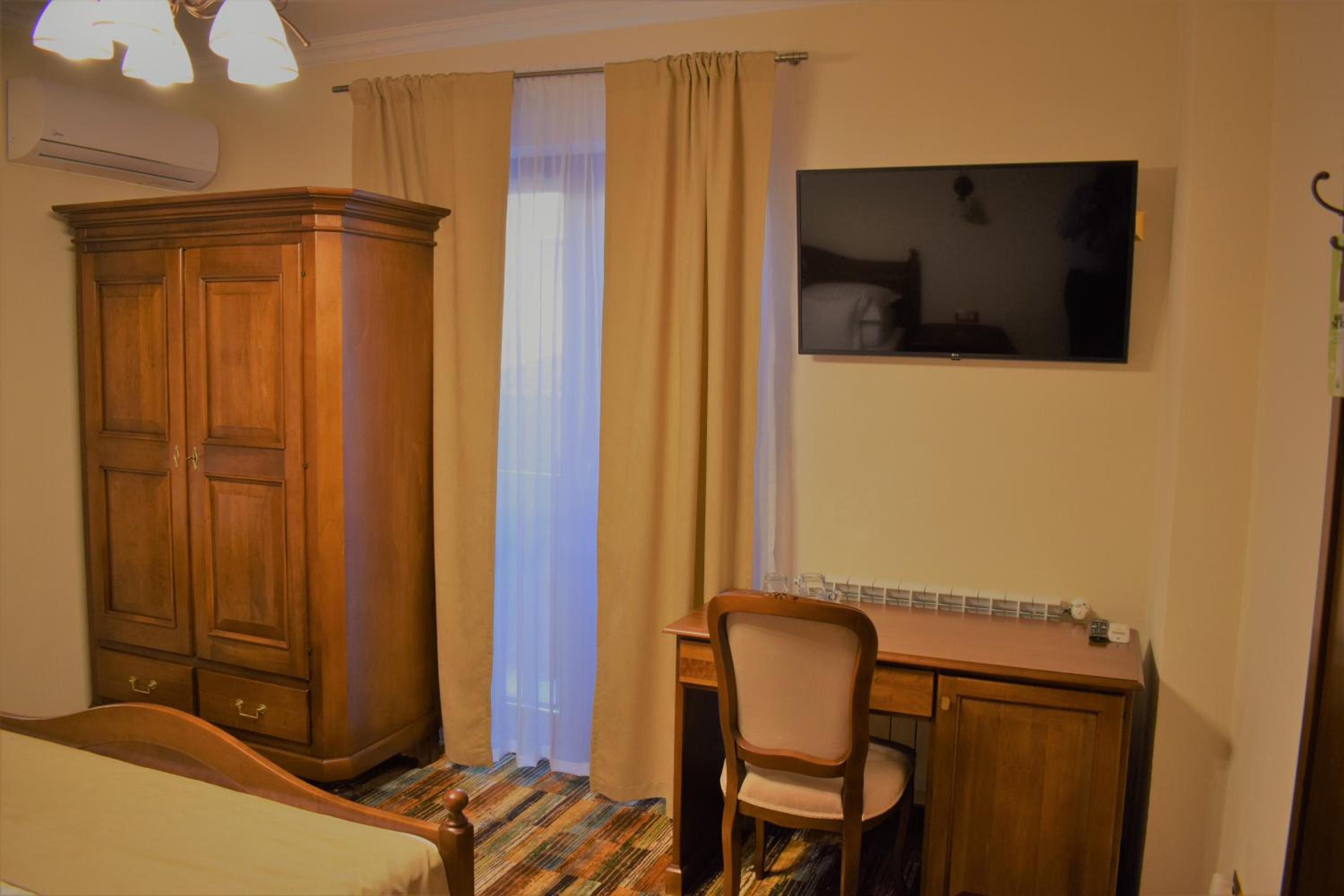 Double Room - Disability Access - Photo 4