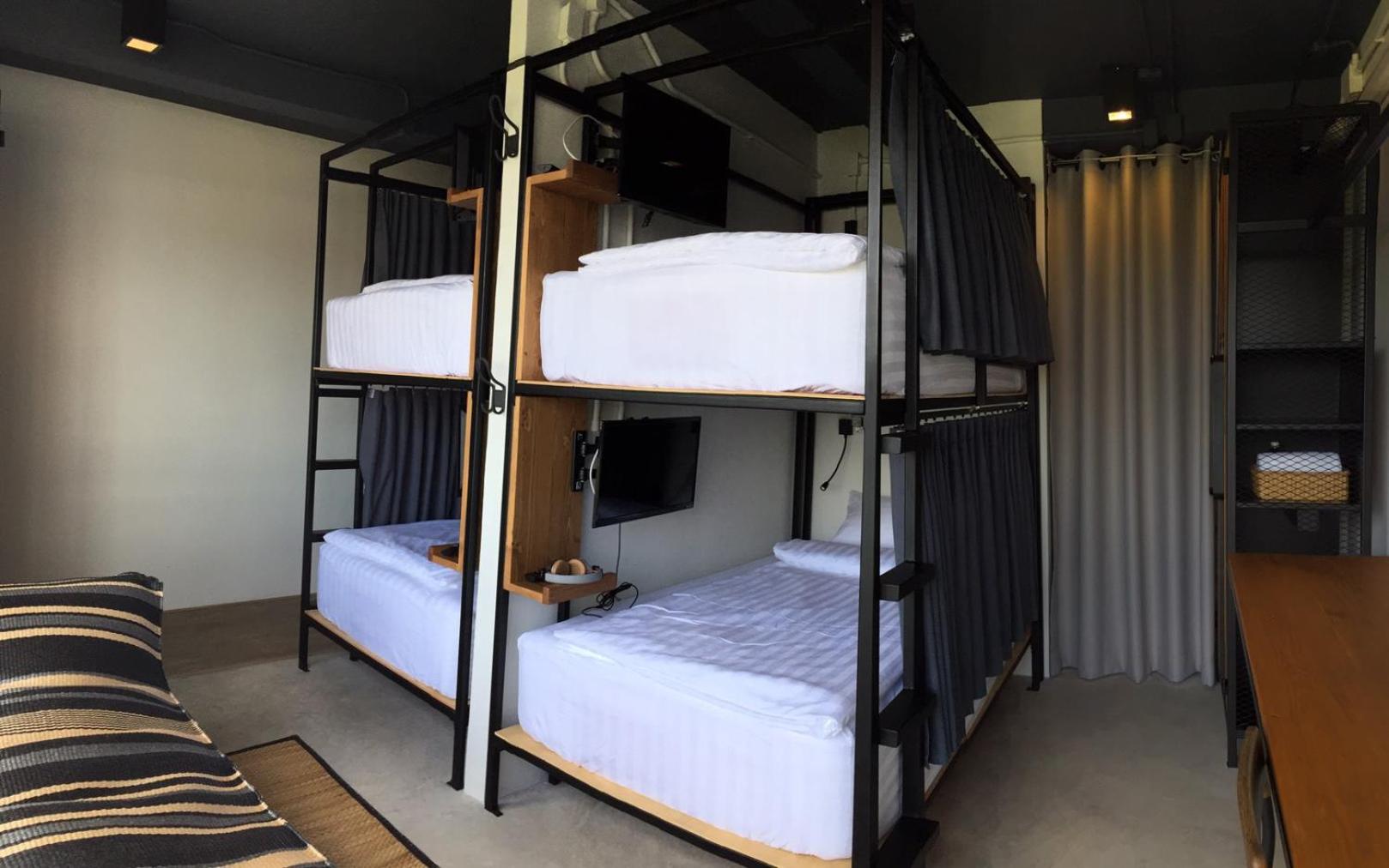 Mixed Dormitory Room
