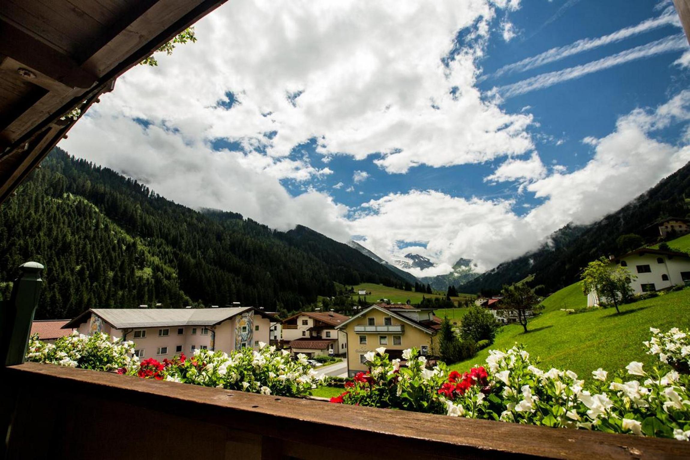 Single Room with Balcony photo 2