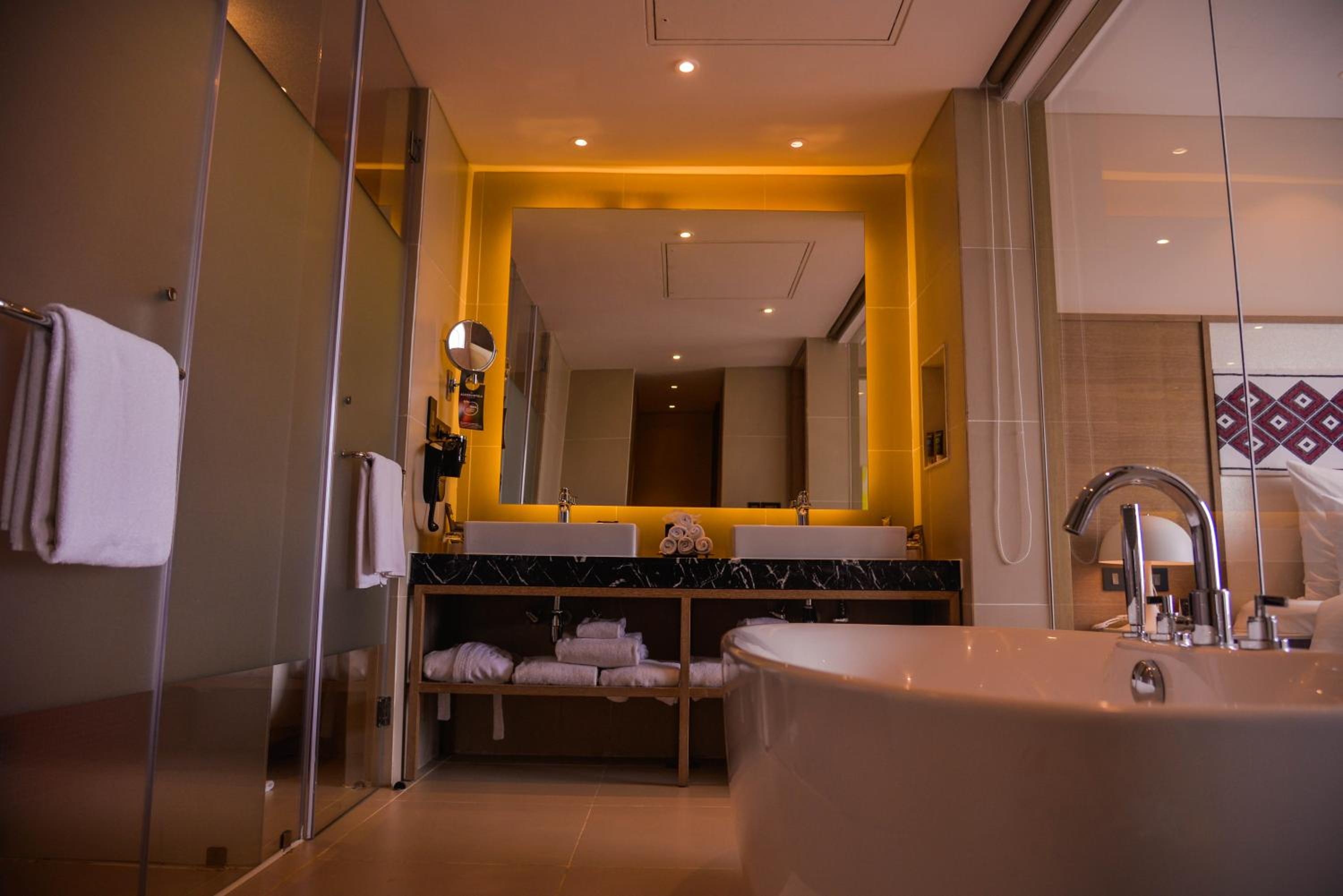 Executive City View Suite photo 2