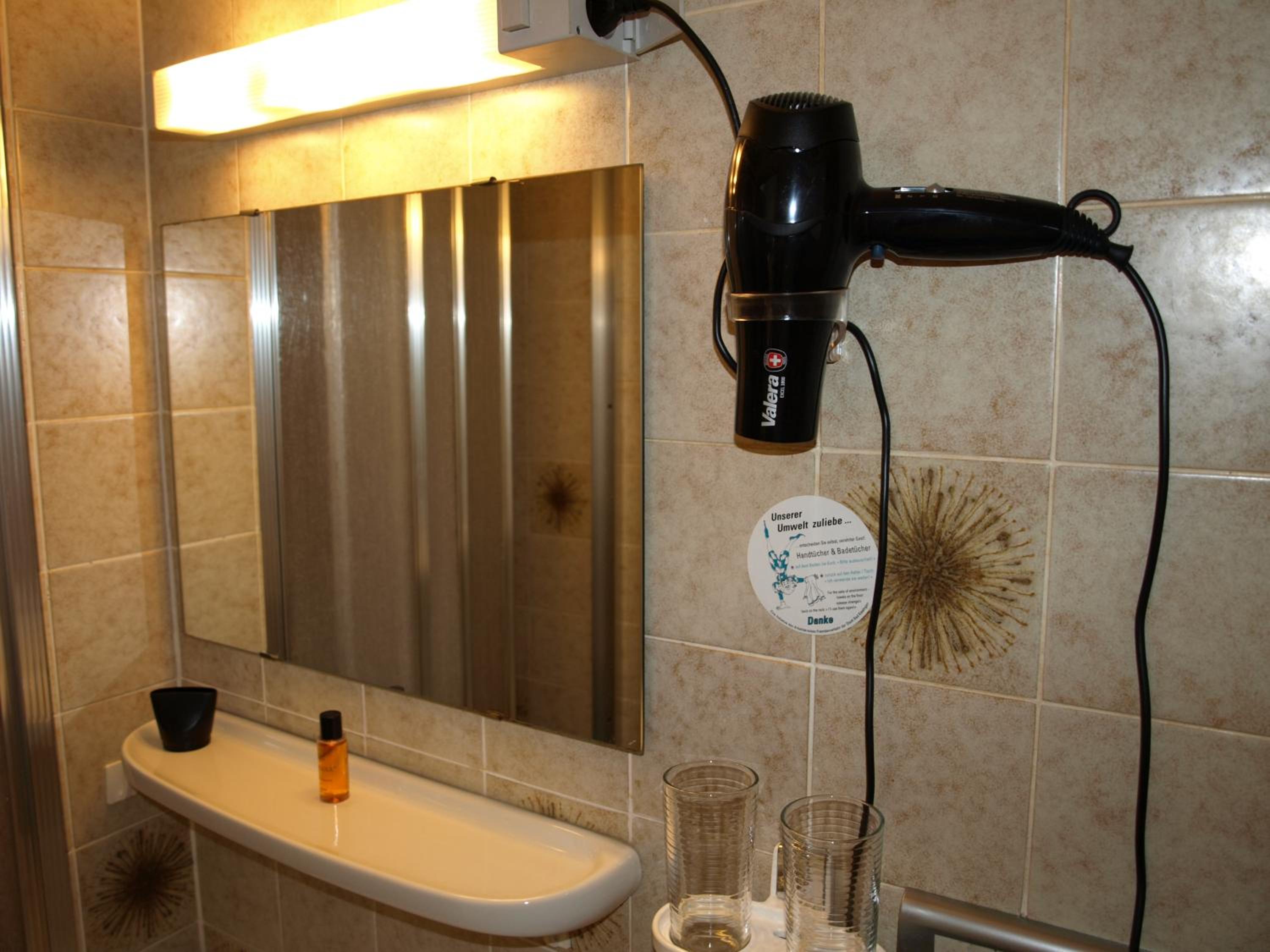 Double Room with Private Bathroom - Photo 5