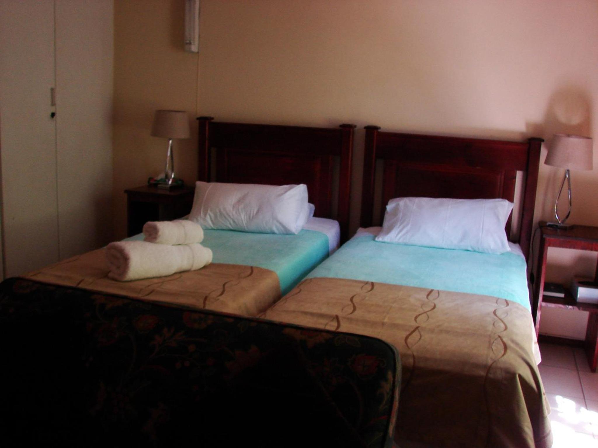 Twin Room with Private Bathroom photo 1